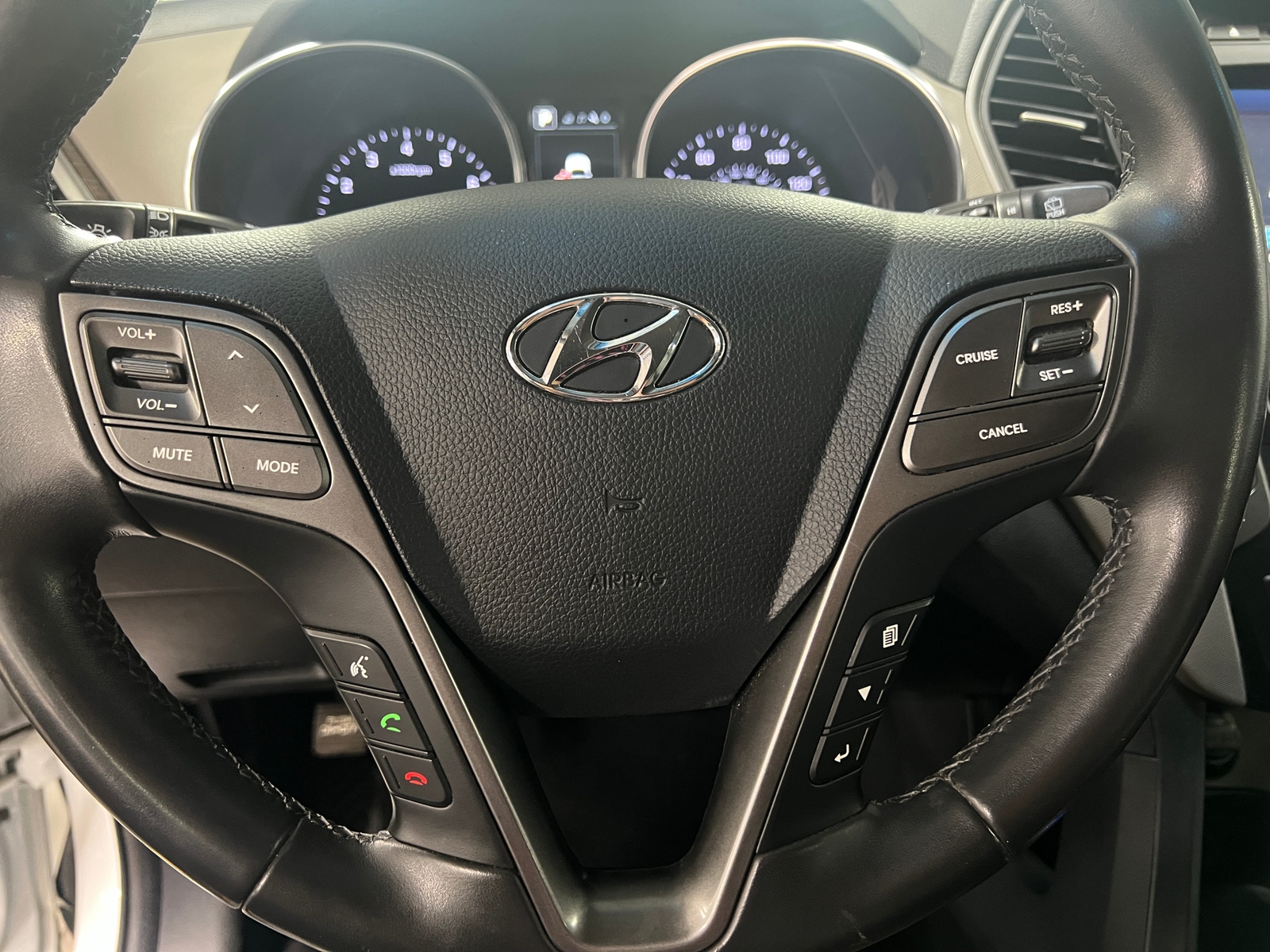 Thumbnail: 2017 Hyundai Santa Fe - 4