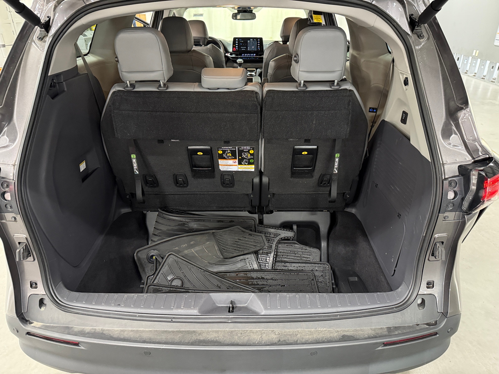Thumbnail: 2023 Toyota Sienna - 6