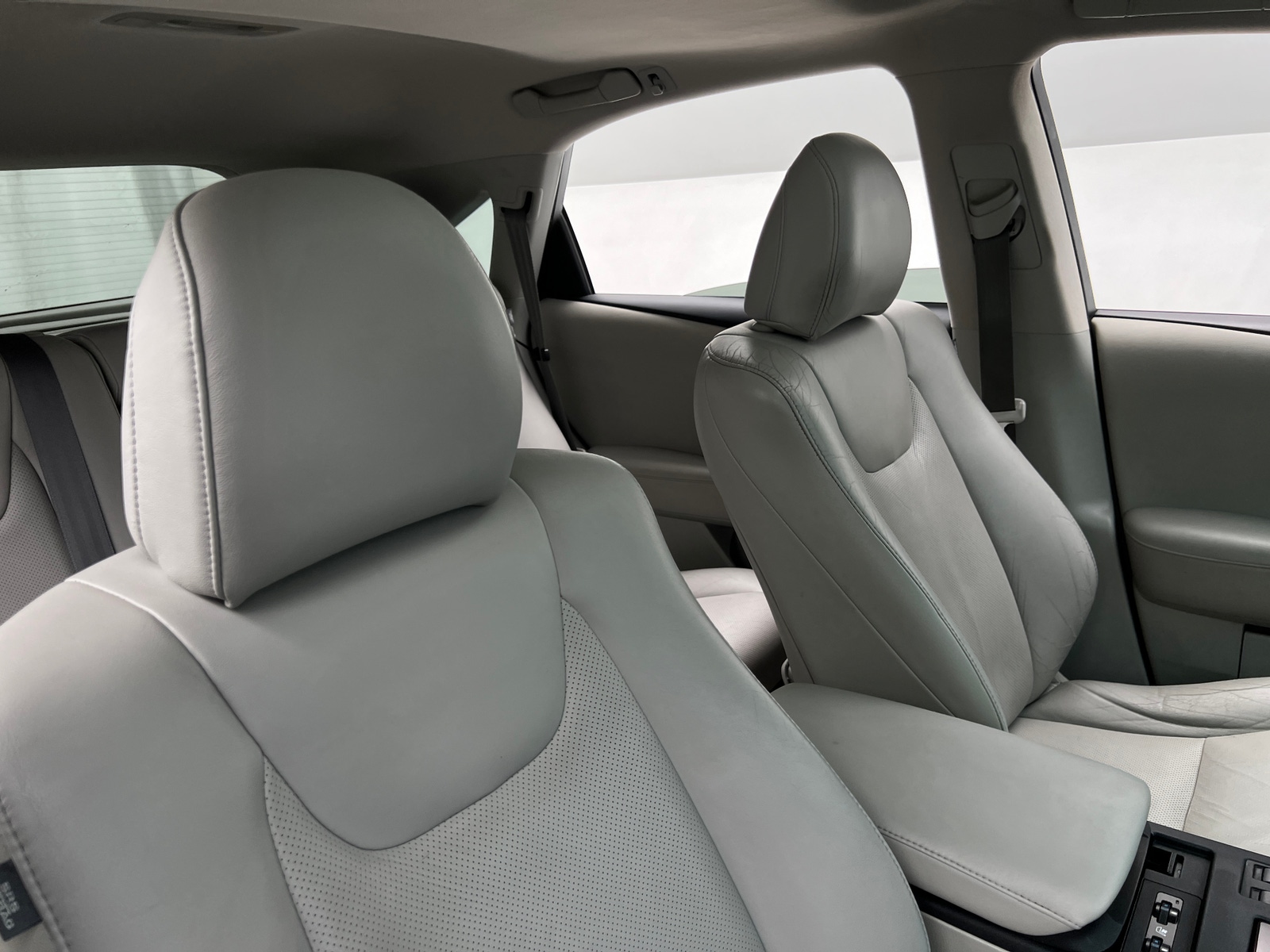 Thumbnail: 2011 Lexus RX - 2