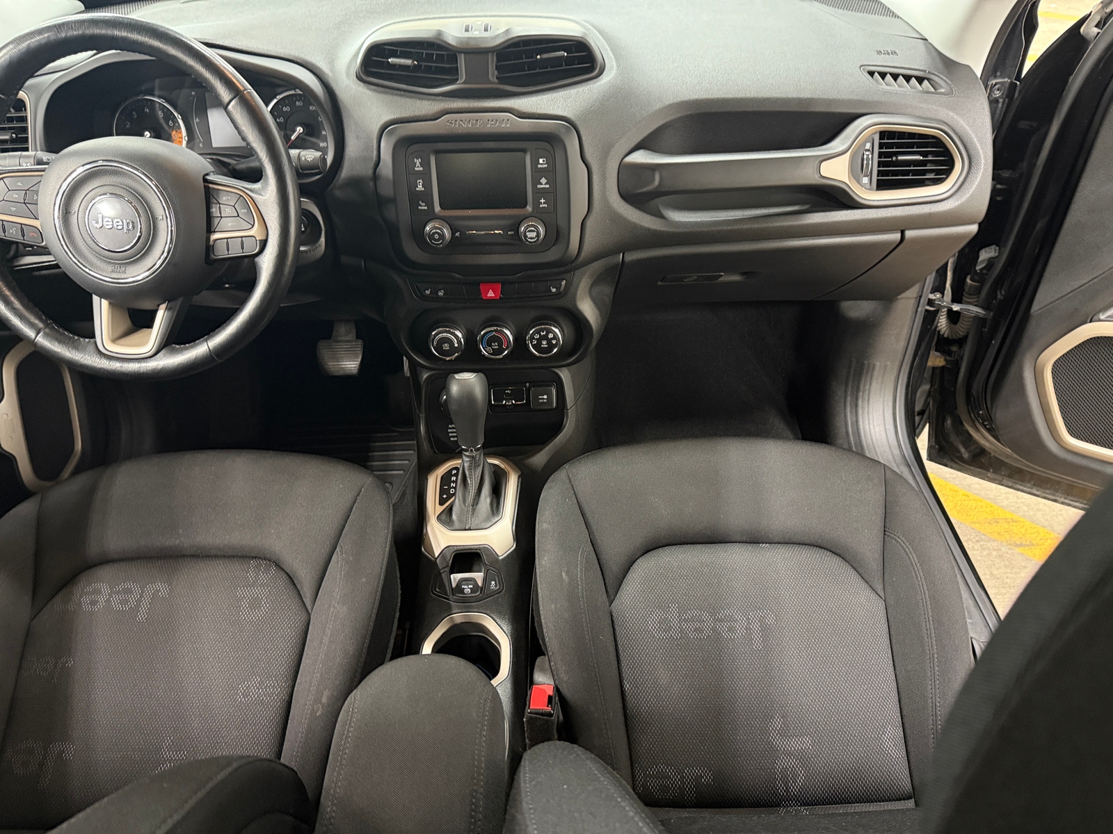 Thumbnail: 2017 Jeep Renegade - 3