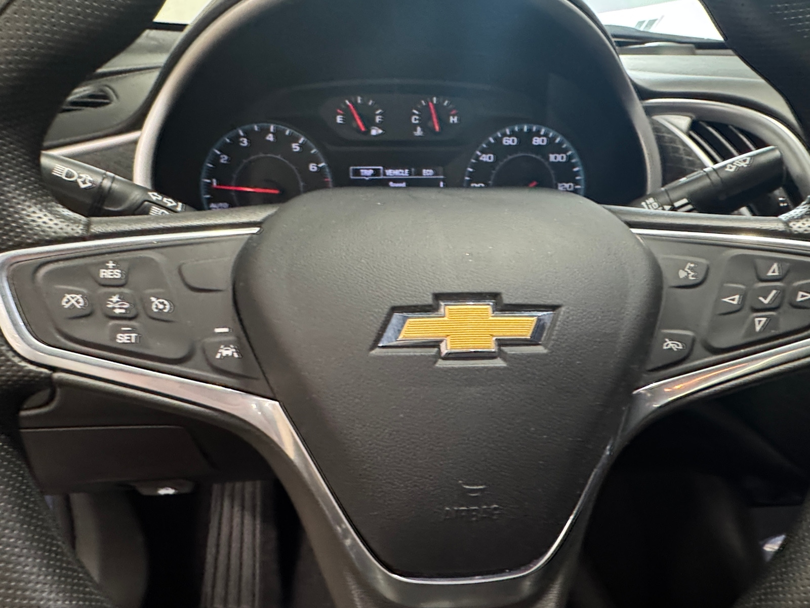 Thumbnail: 2023 Chevrolet Malibu - 5