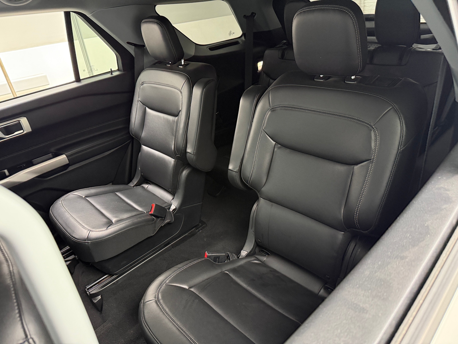 Thumbnail: 2022 Ford Explorer - 6