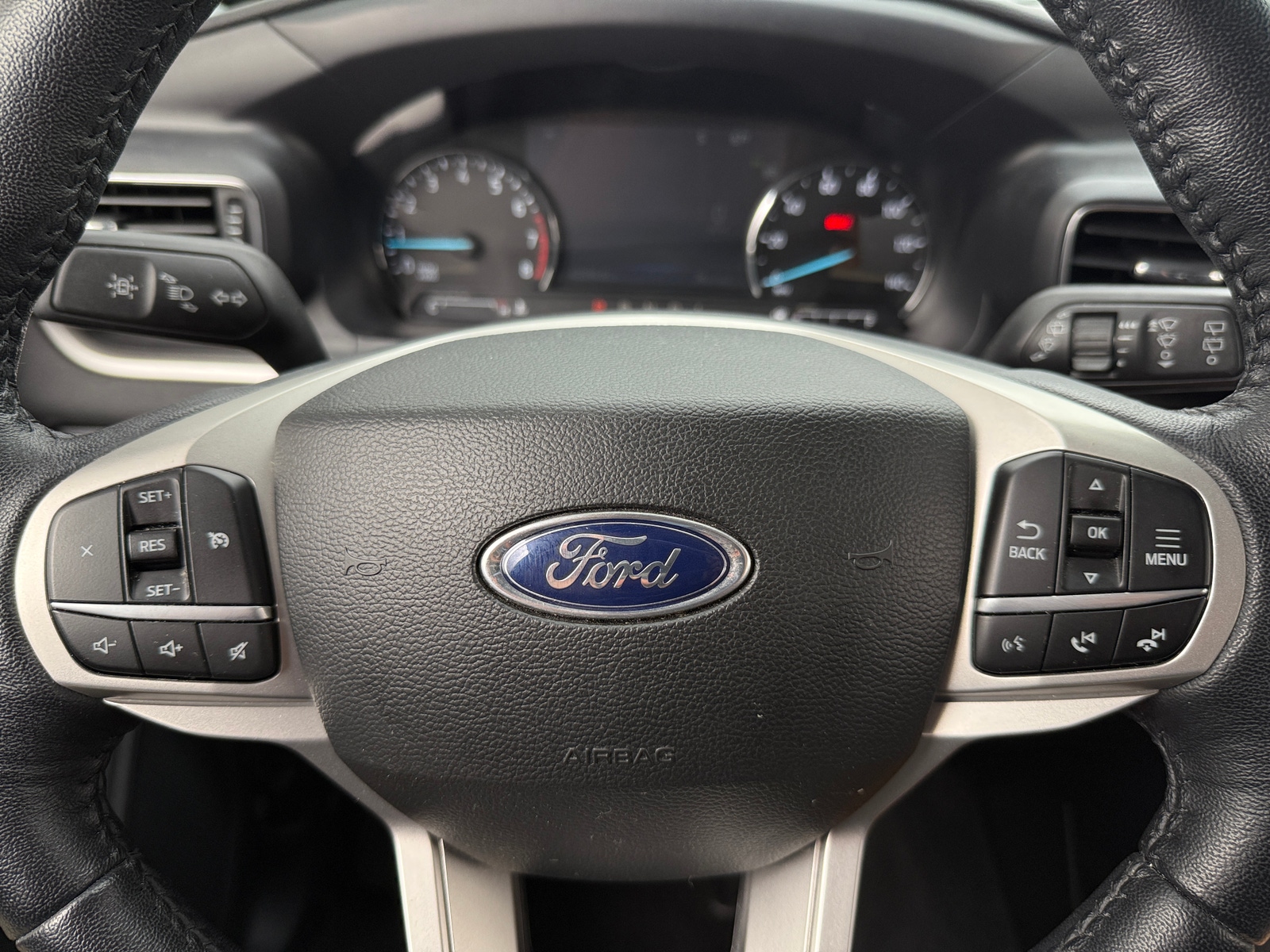 Thumbnail: 2022 Ford Explorer - 5