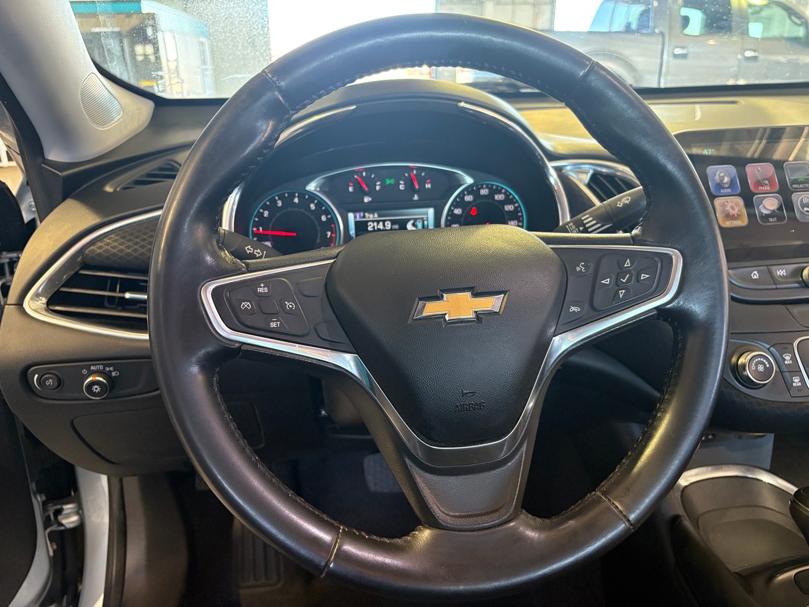 Thumbnail: 2018 Chevrolet Malibu - 5