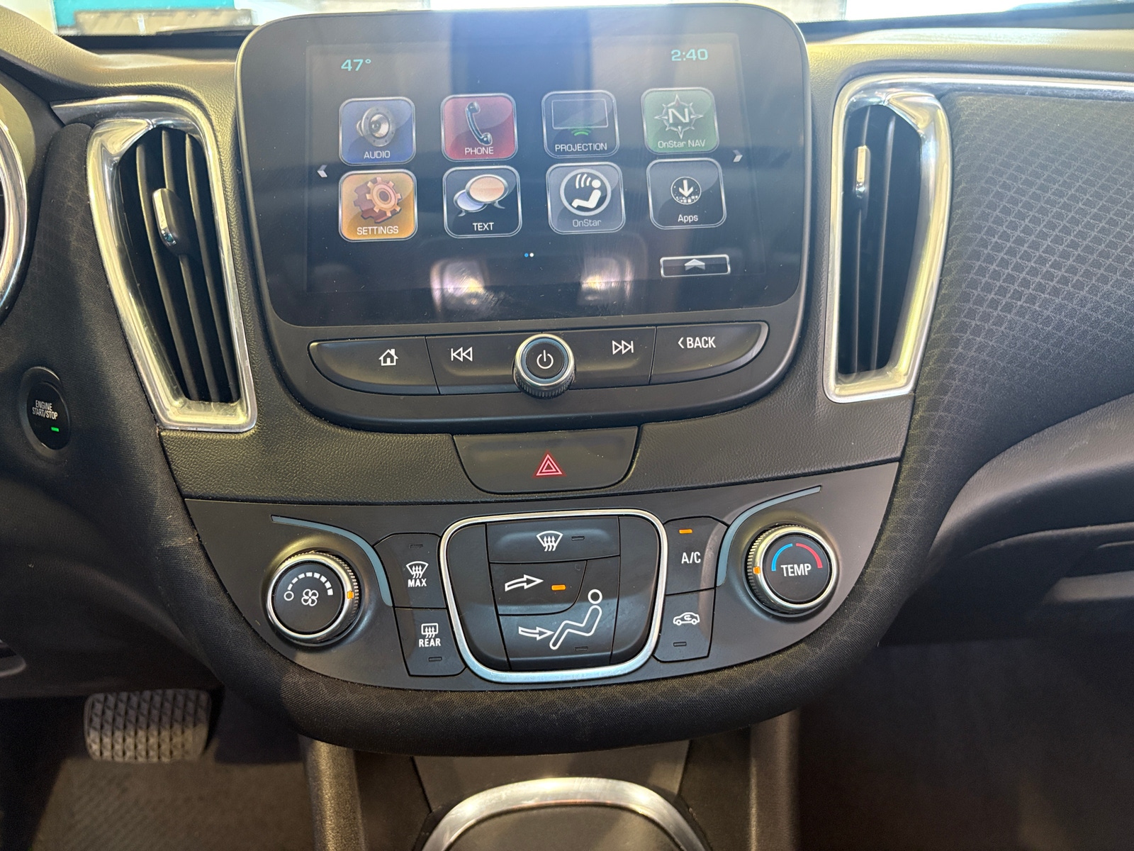 Thumbnail: 2018 Chevrolet Malibu - 4