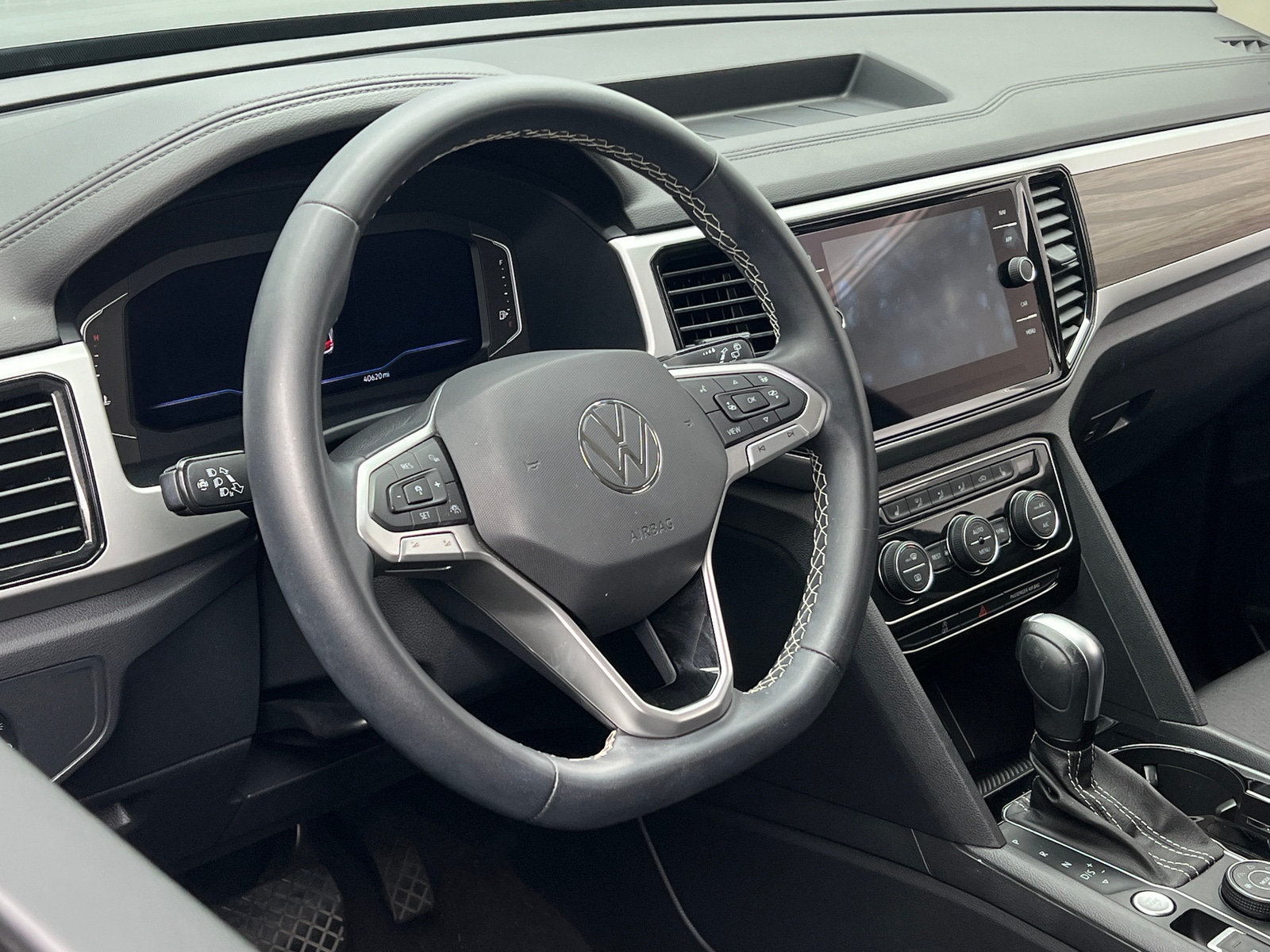 Thumbnail: 2023 Volkswagen Atlas - 4