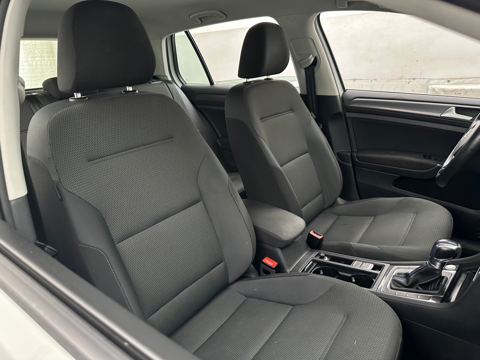 Thumbnail: 2017 Volkswagen e-Golf - 2