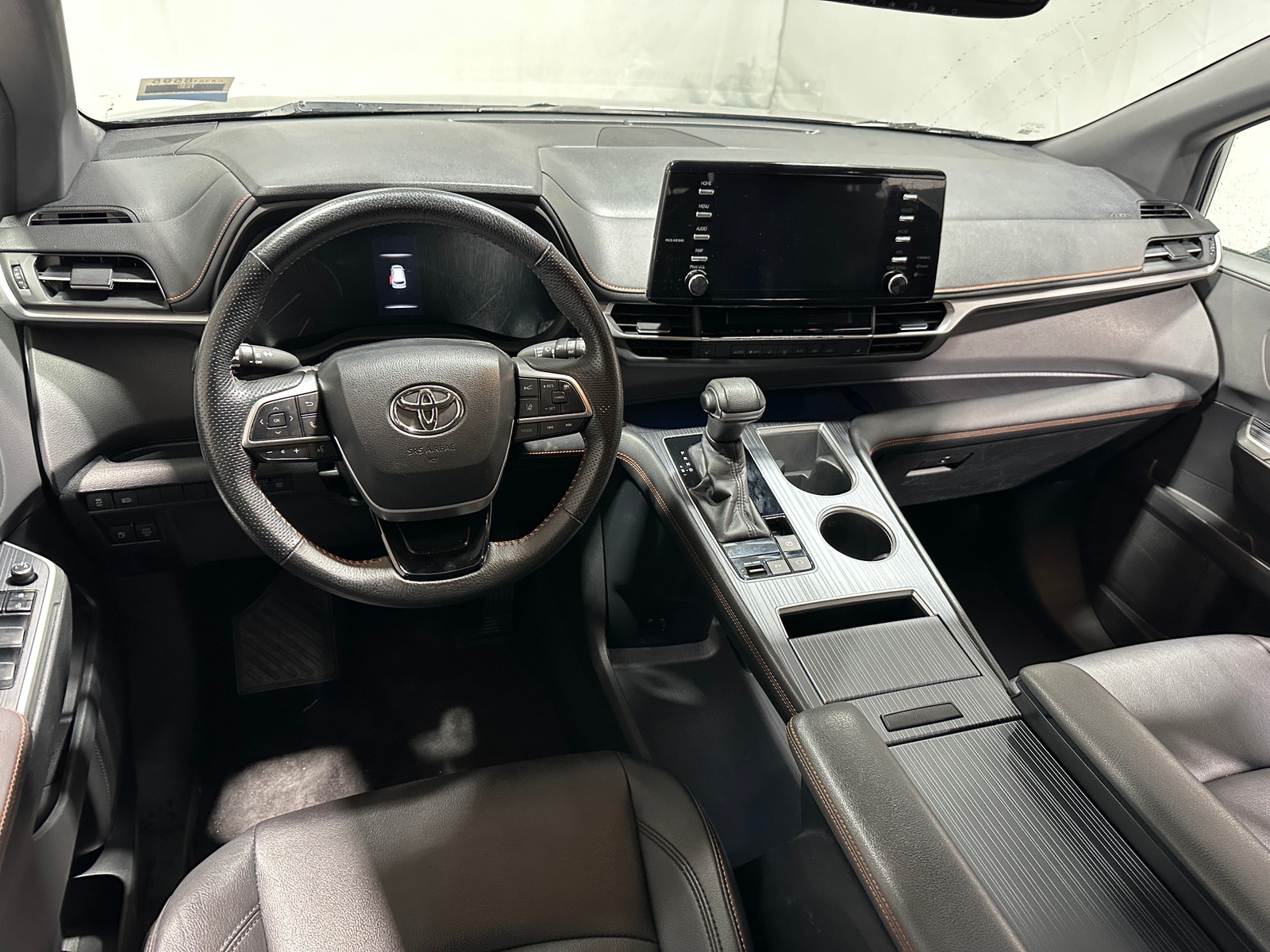 Thumbnail: 2022 Toyota Sienna - 2