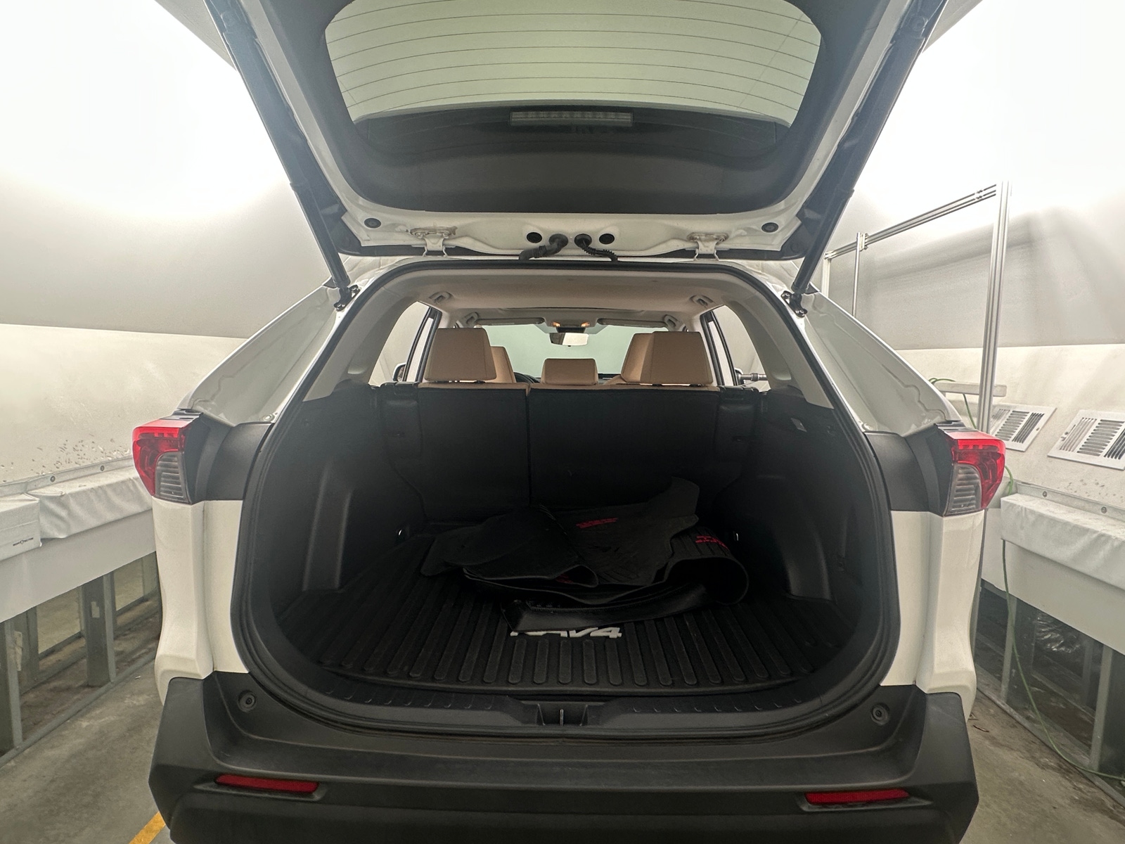 Thumbnail: 2021 Toyota RAV4 - 7