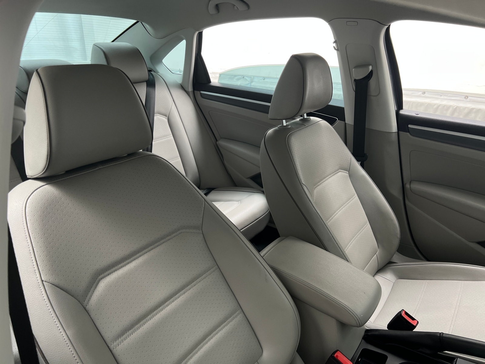 Thumbnail: 2018 Volkswagen Passat - 2