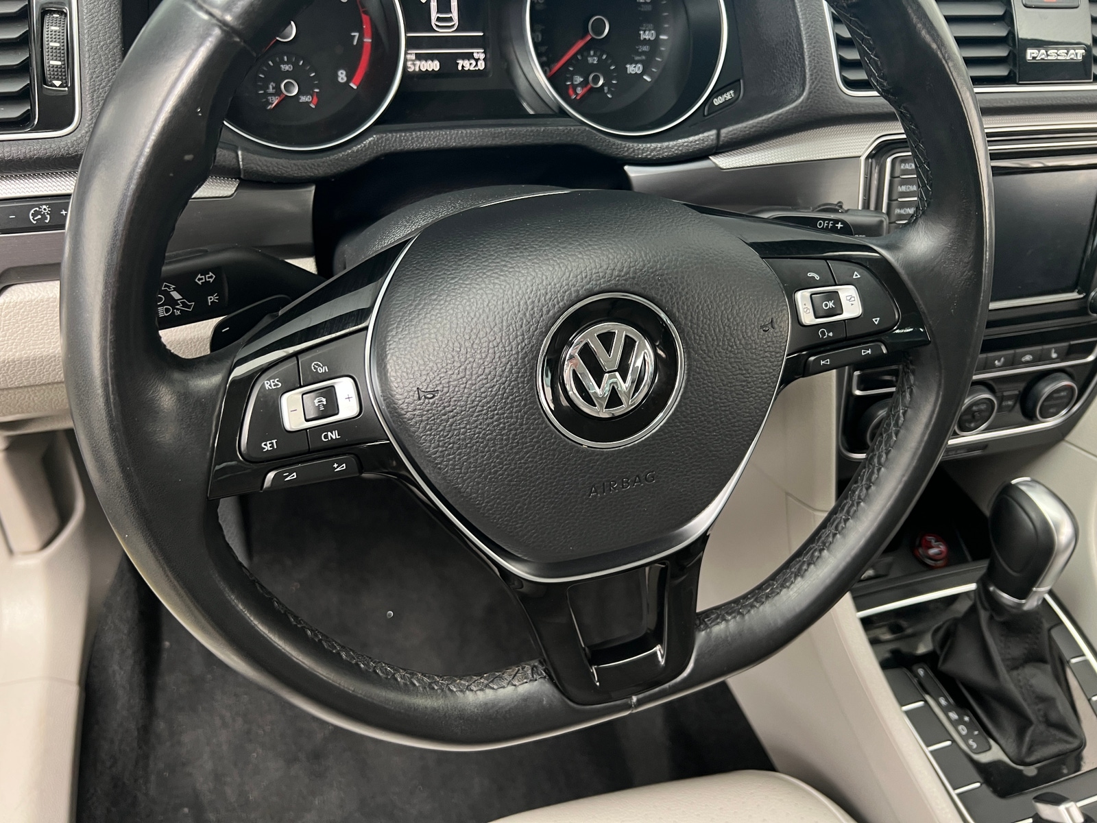 Thumbnail: 2018 Volkswagen Passat - 5