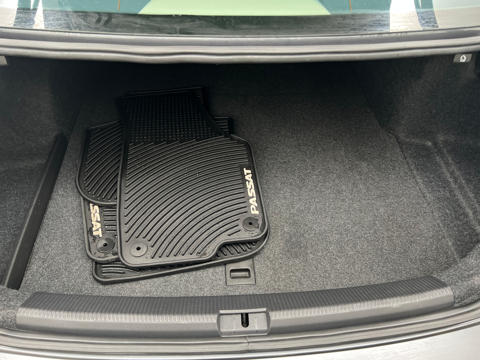 Thumbnail: 2018 Volkswagen Passat - 7