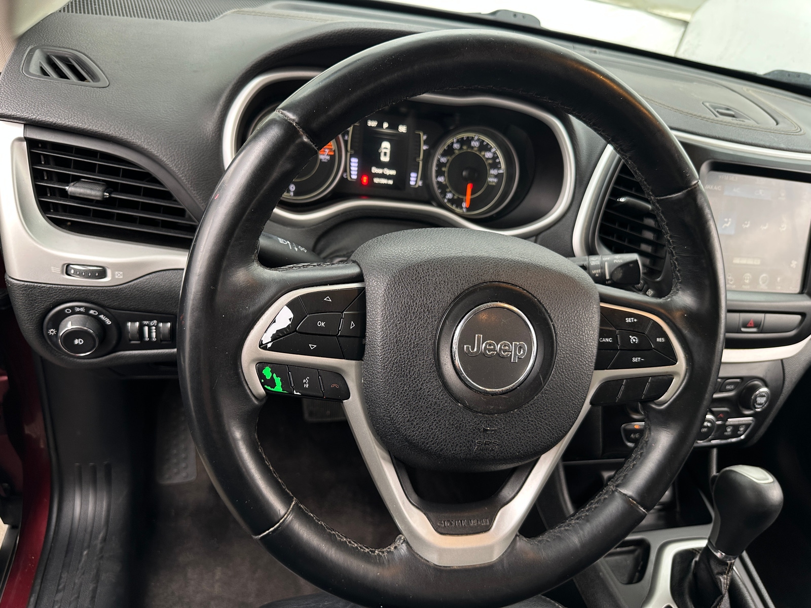 Thumbnail: 2018 Jeep Cherokee - 5