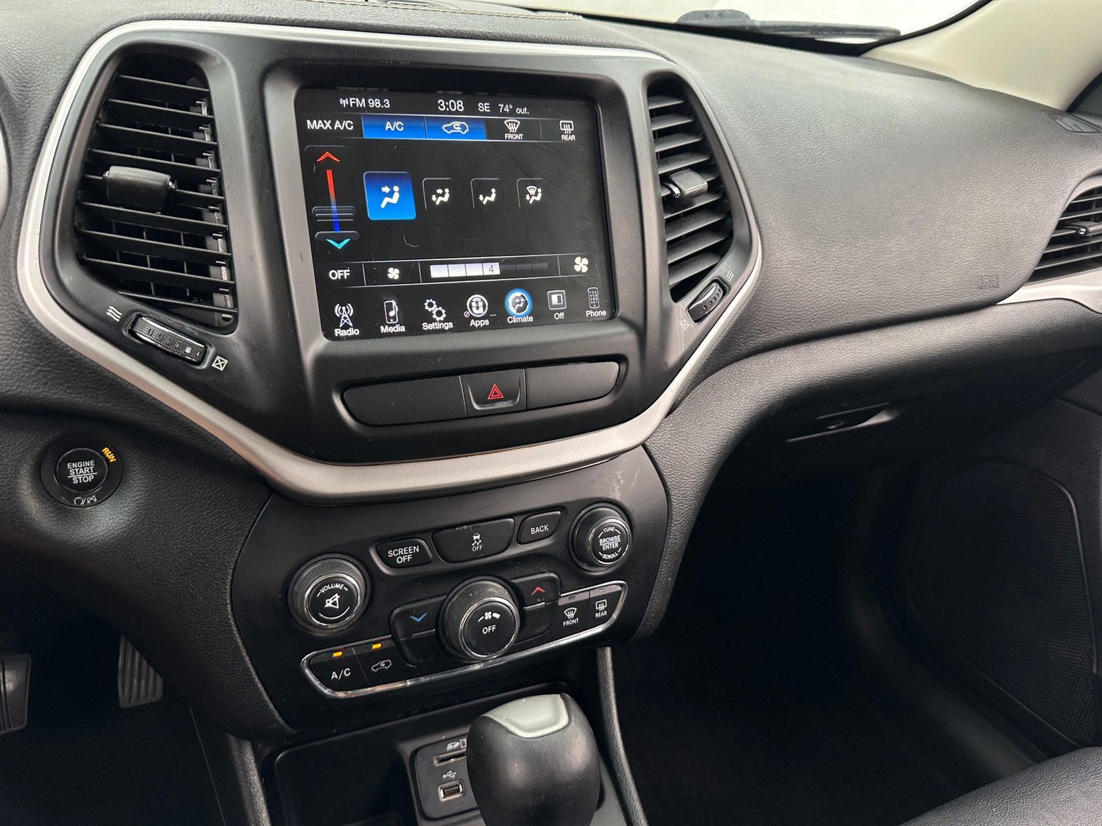 Thumbnail: 2018 Jeep Cherokee - 4