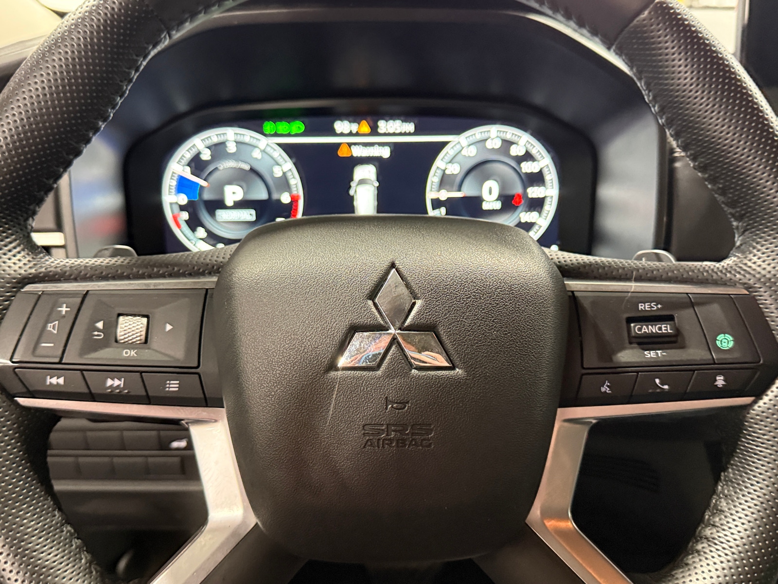 Thumbnail: 2024 Mitsubishi Outlander - 4