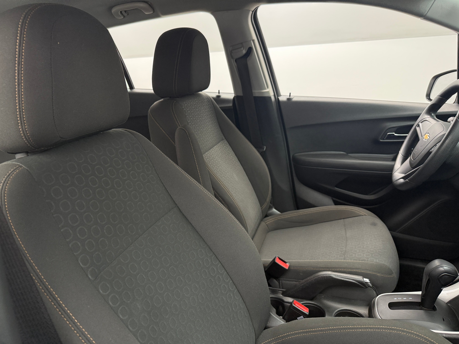 Thumbnail: 2017 Chevrolet Trax - 2