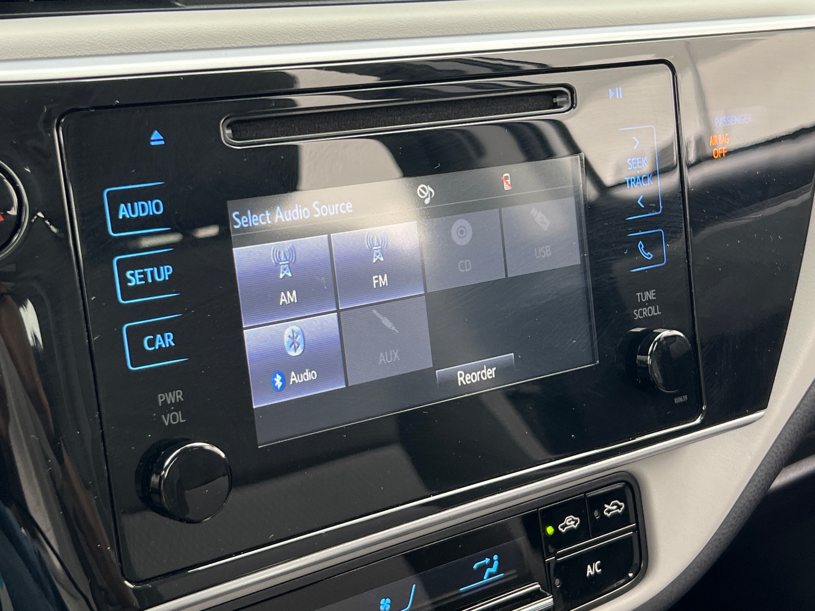 Thumbnail: 2019 Toyota Corolla - 4