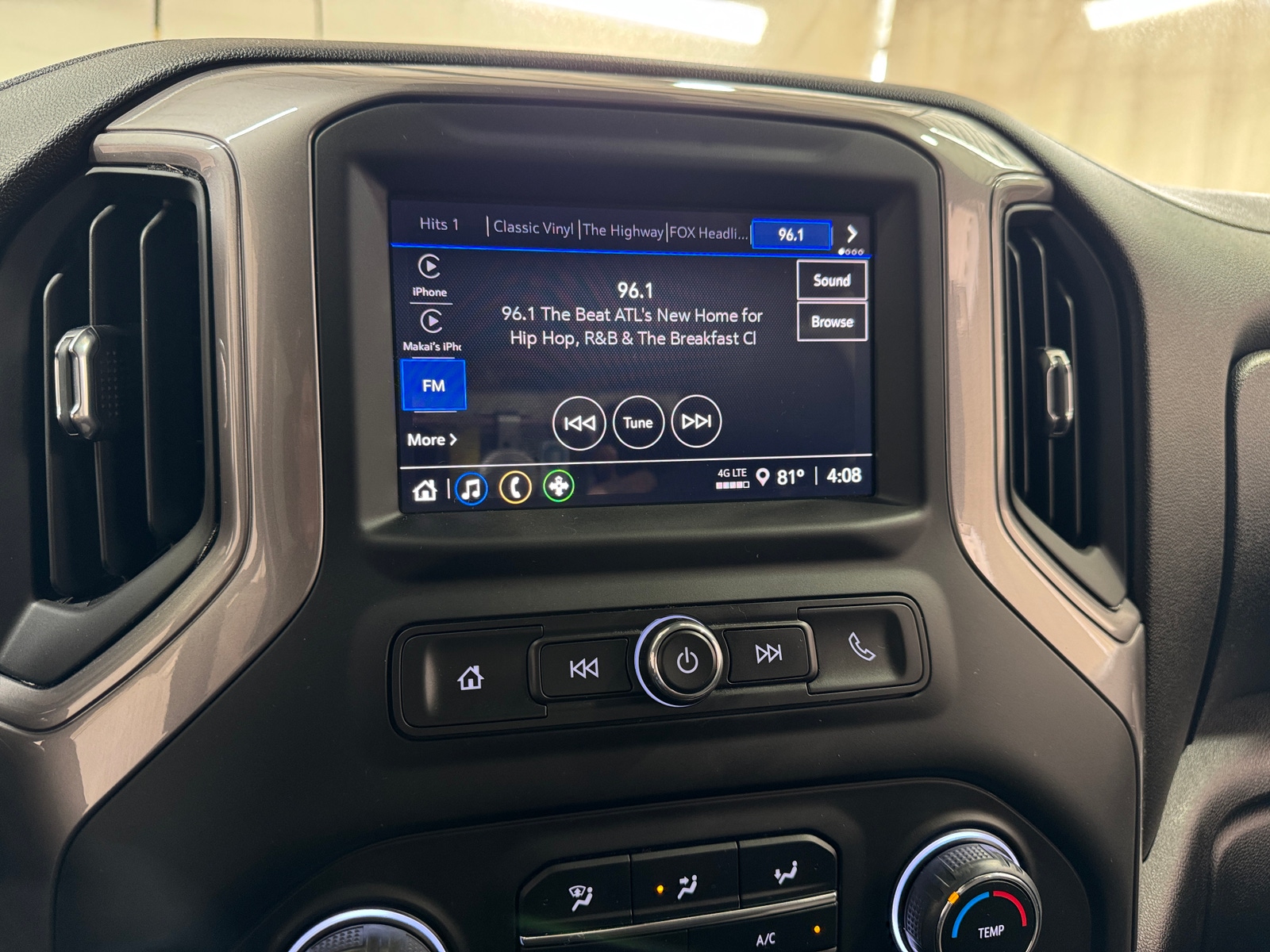 Thumbnail: 2022 Chevrolet Silverado 1500 - 4