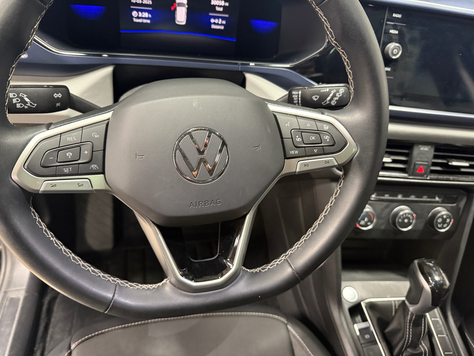 Thumbnail: 2022 Volkswagen Taos - 4