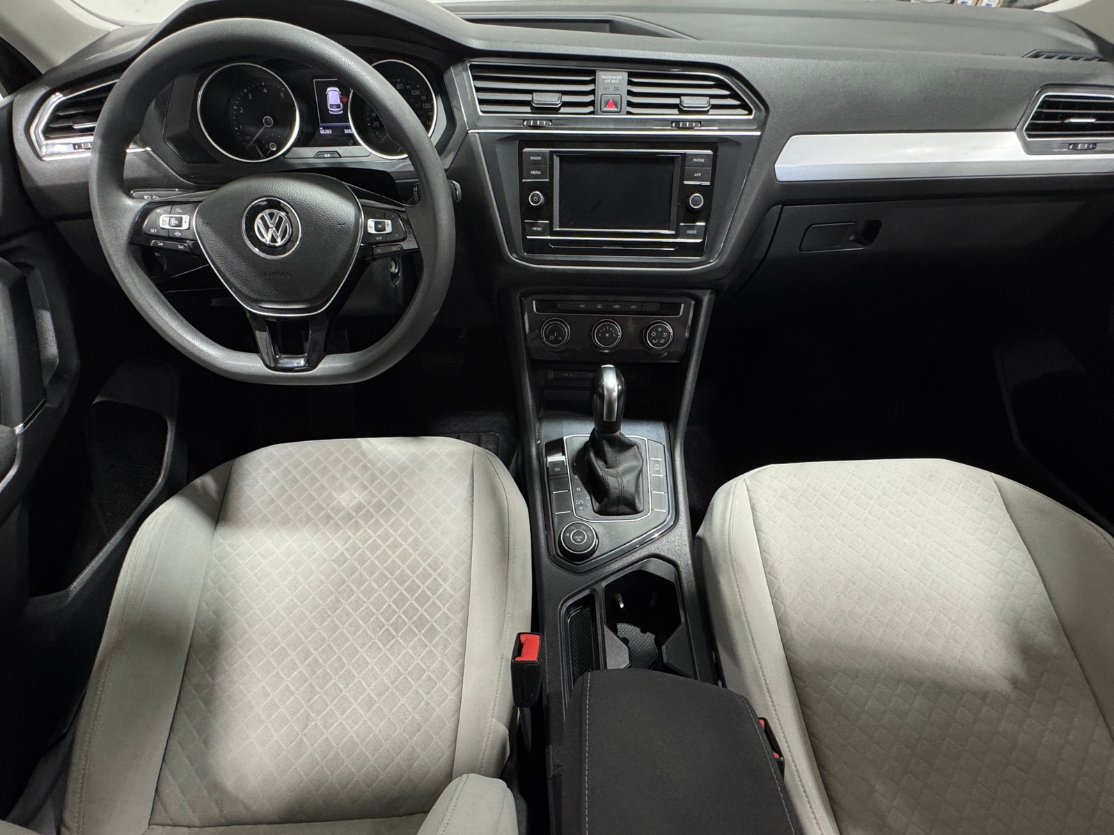 Thumbnail: 2020 Volkswagen Tiguan - 3