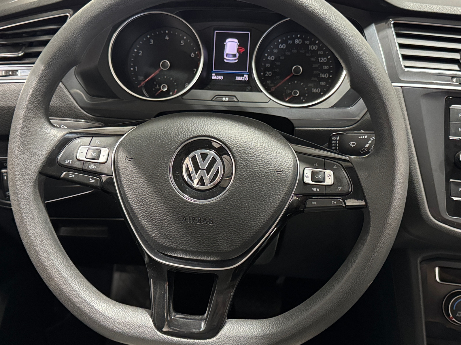 Thumbnail: 2020 Volkswagen Tiguan - 5