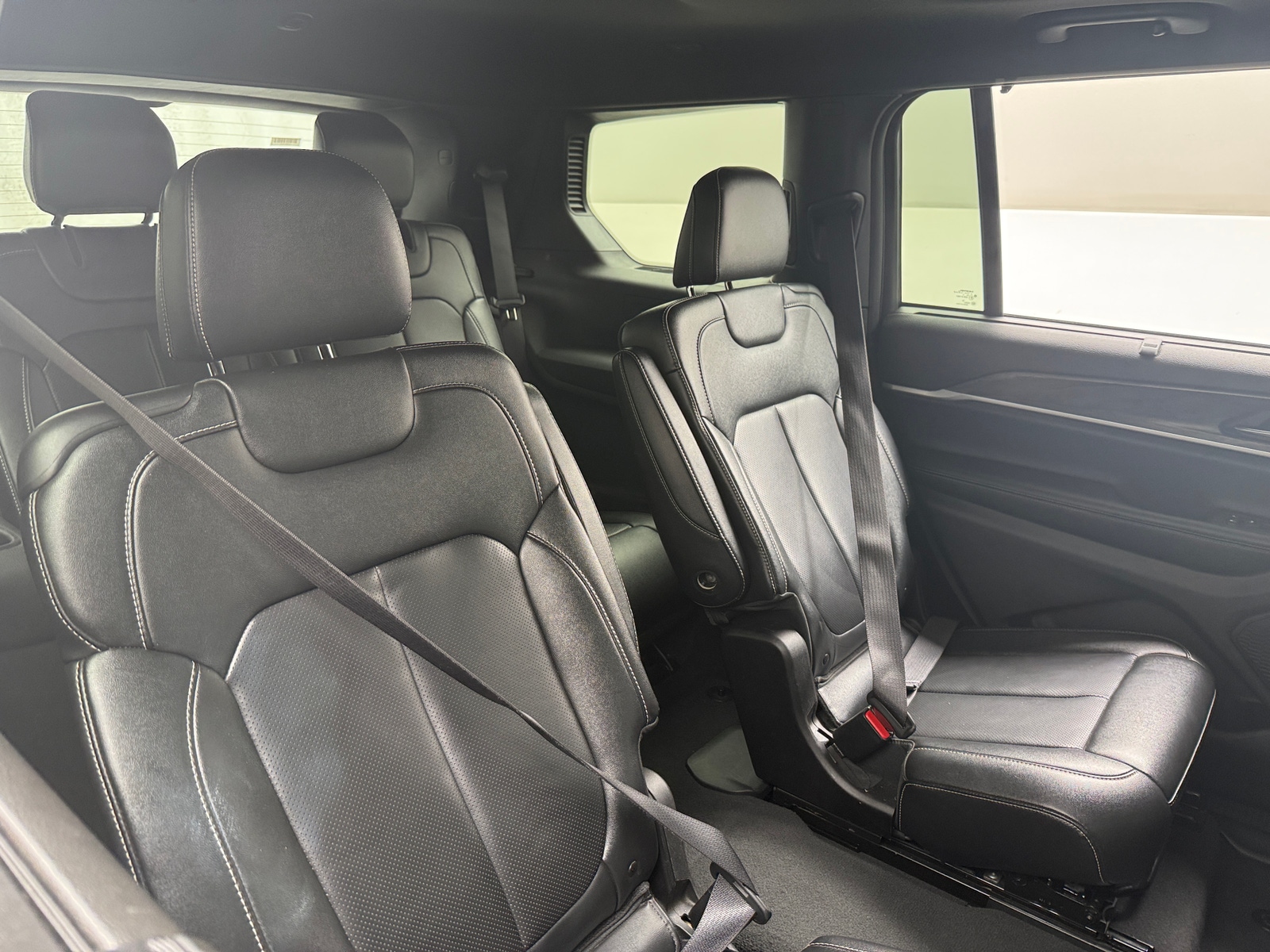 Thumbnail: 2024 Jeep Grand Cherokee L - 5