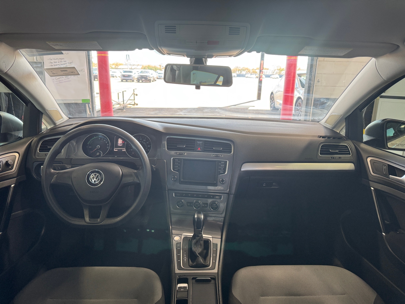 Thumbnail: 2016 Volkswagen e-Golf - 3