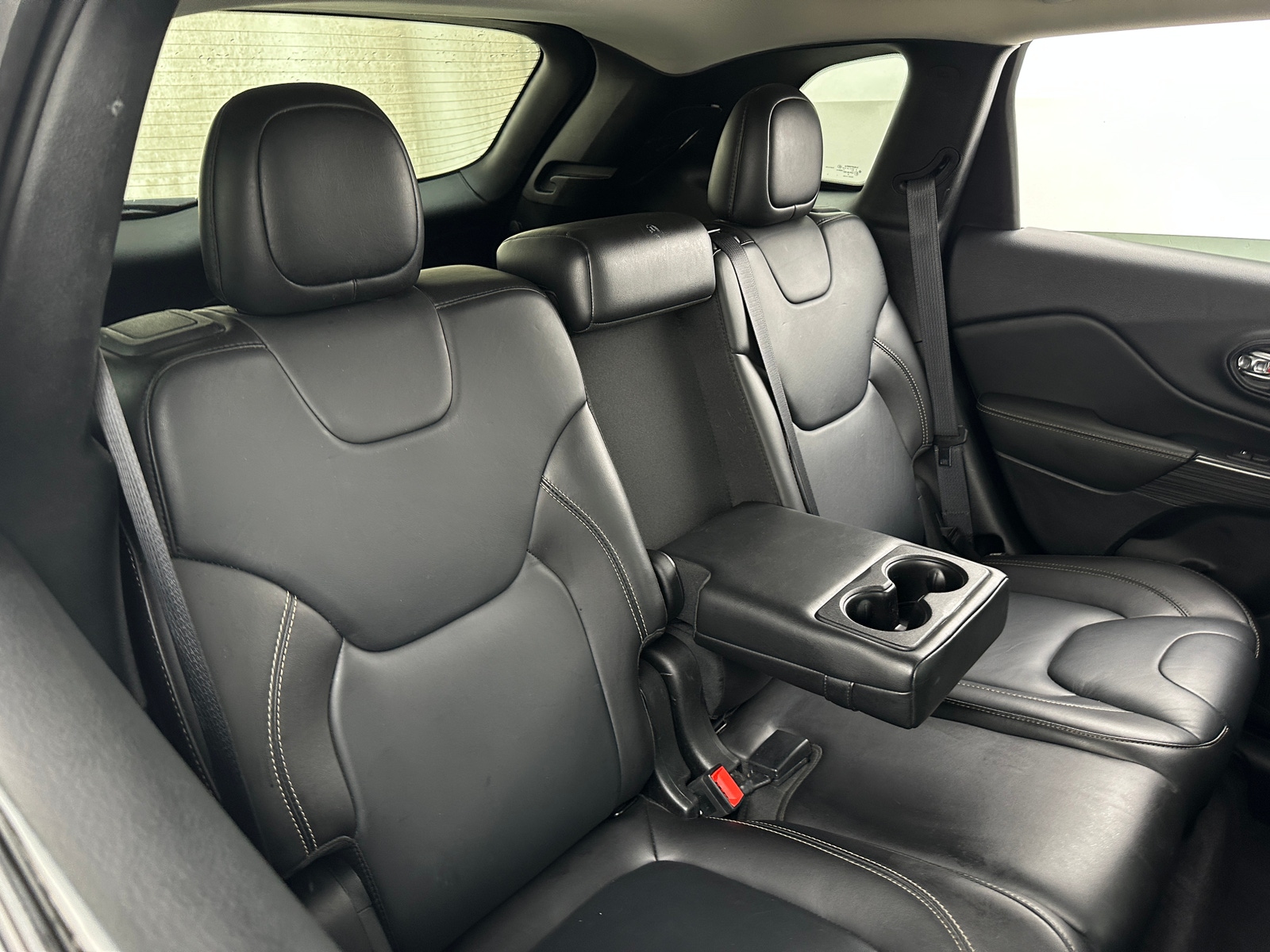 Thumbnail: 2017 Jeep Cherokee - 5