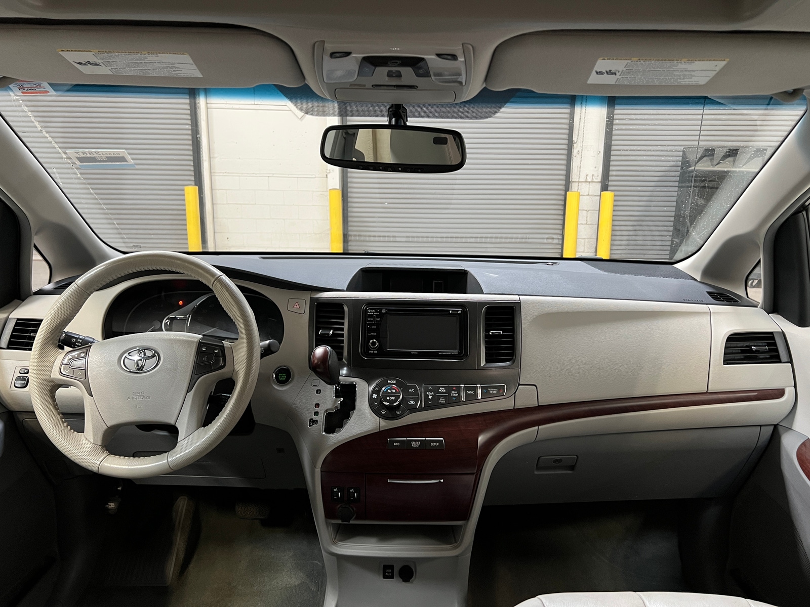 Thumbnail: 2014 Toyota Sienna - 2