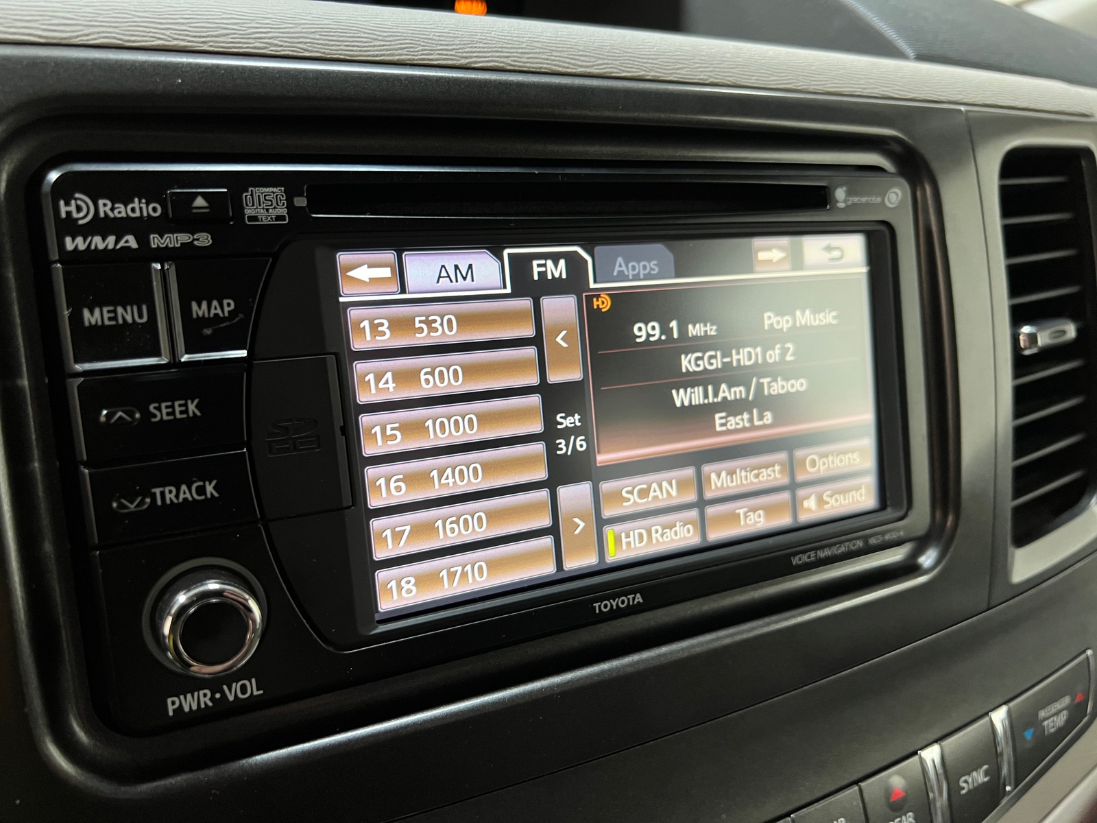 Thumbnail: 2014 Toyota Sienna - 3