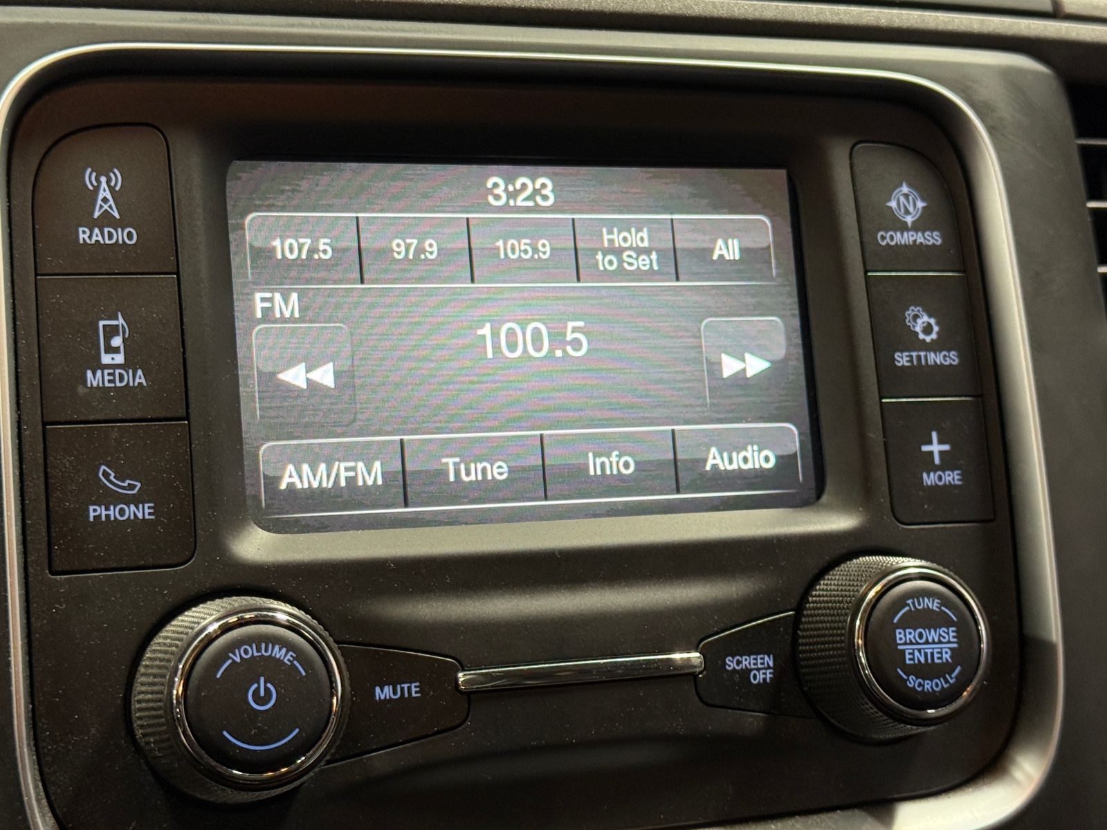 Thumbnail: 2023 RAM 1500 Classic - 3