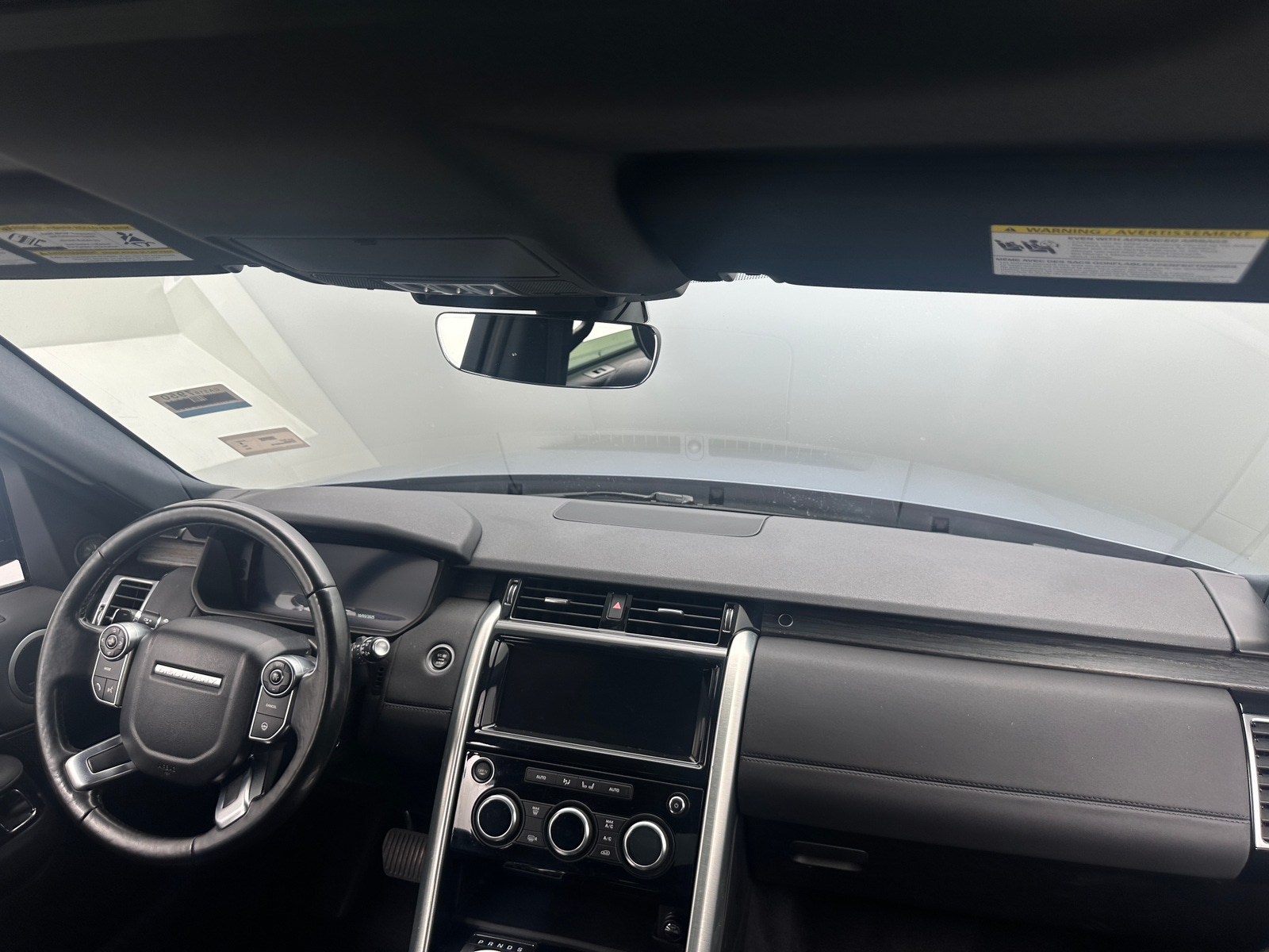 Thumbnail: 2018 Land Rover Discovery - 2