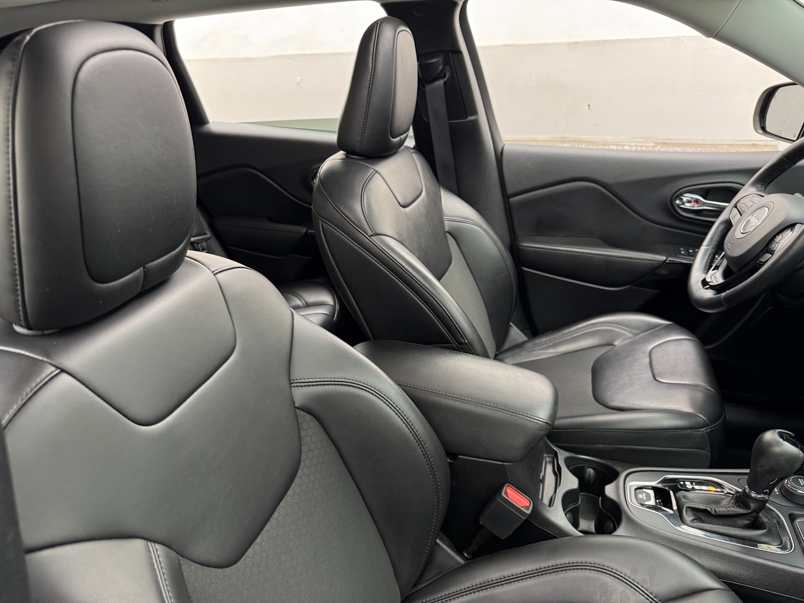 Thumbnail: 2019 Jeep Cherokee - 2