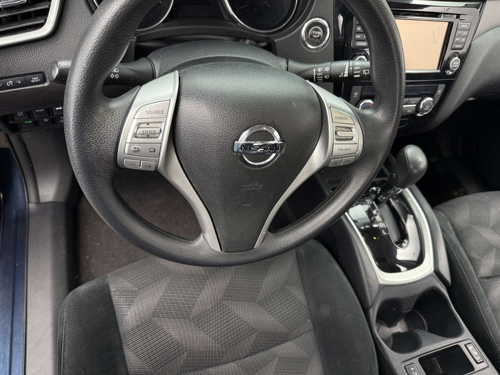 Thumbnail: 2016 Nissan Rogue - 5