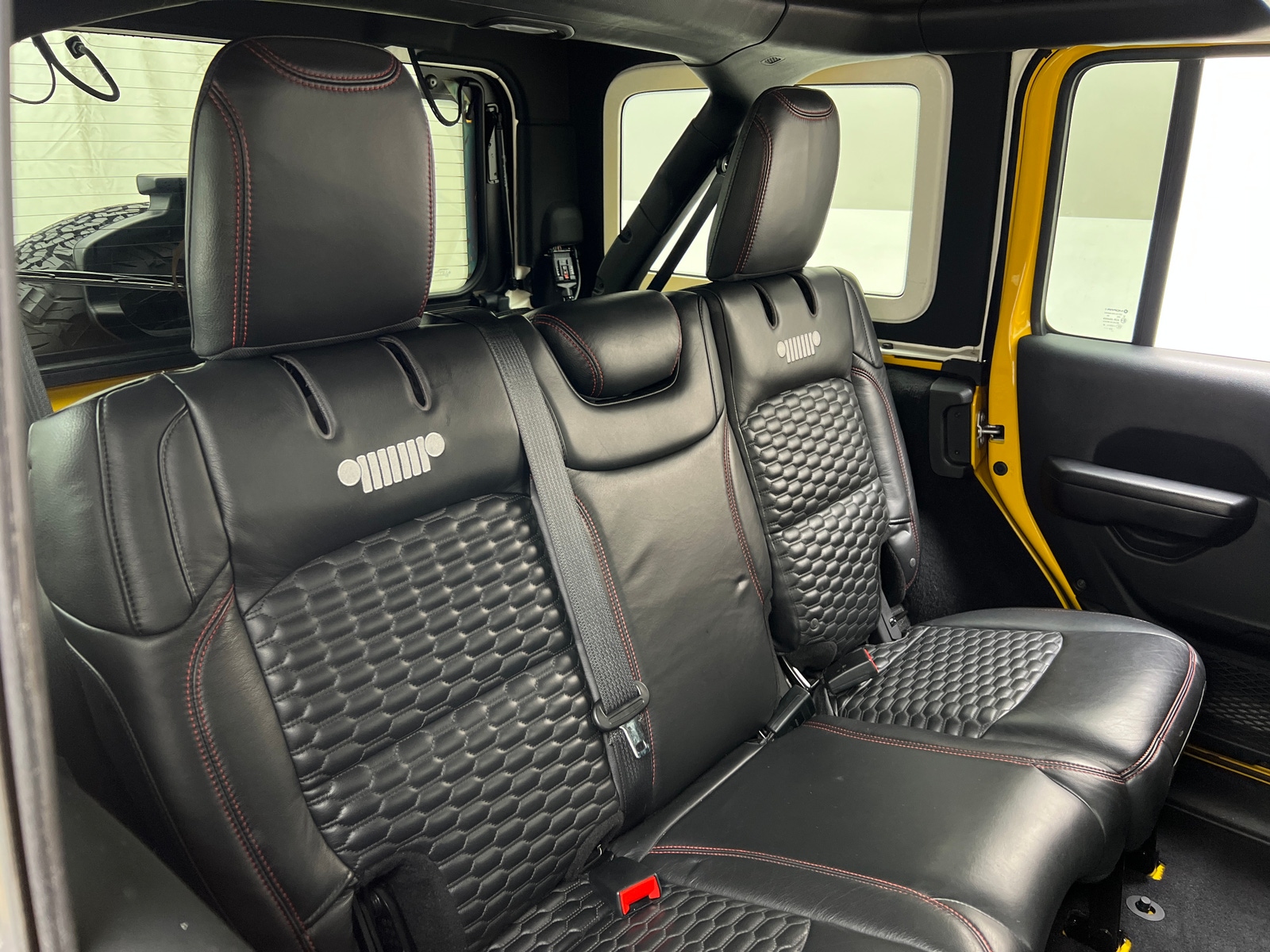 Thumbnail: 2021 Jeep Wrangler - 6