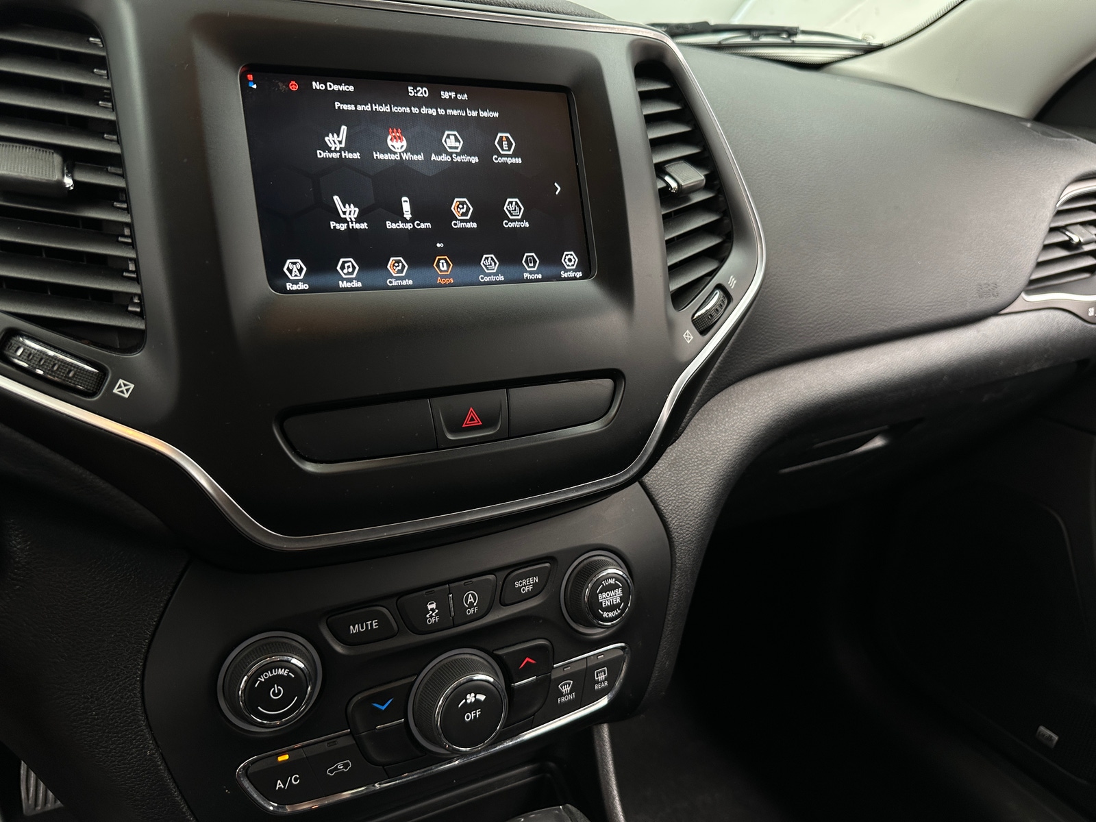 Thumbnail: 2020 Jeep Cherokee - 4