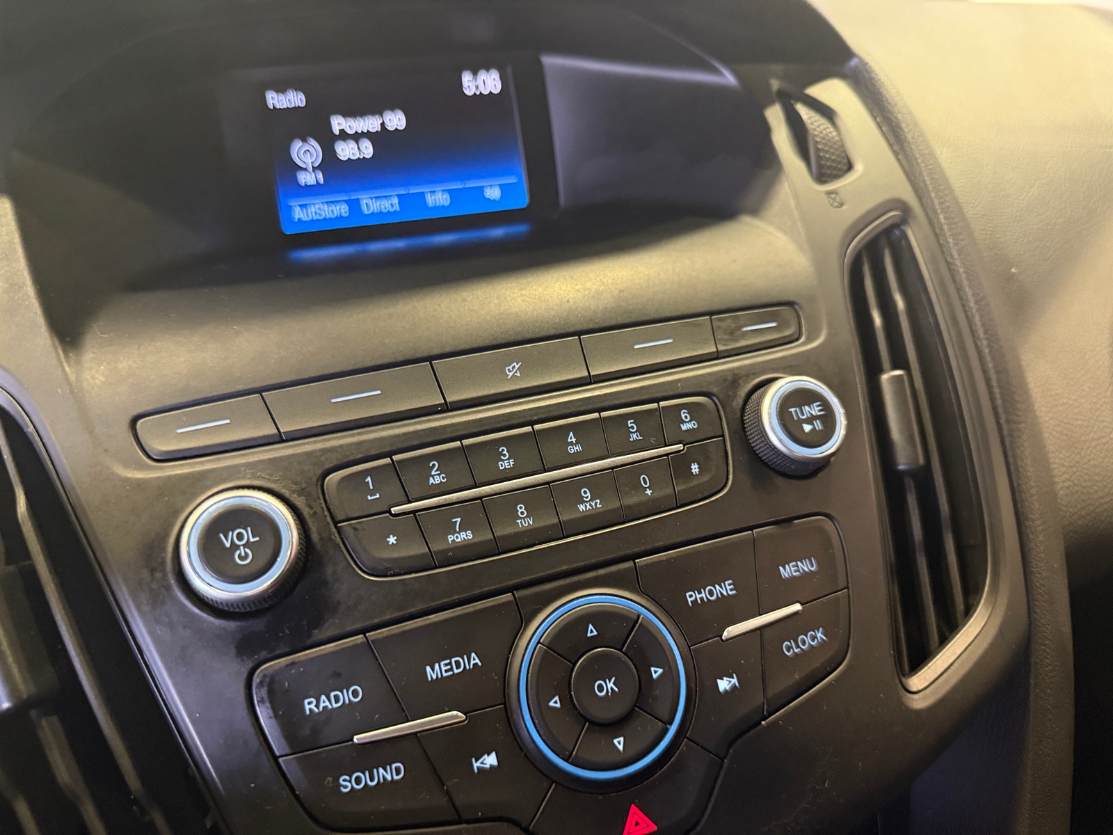 Thumbnail: 2018 Ford Focus - 4