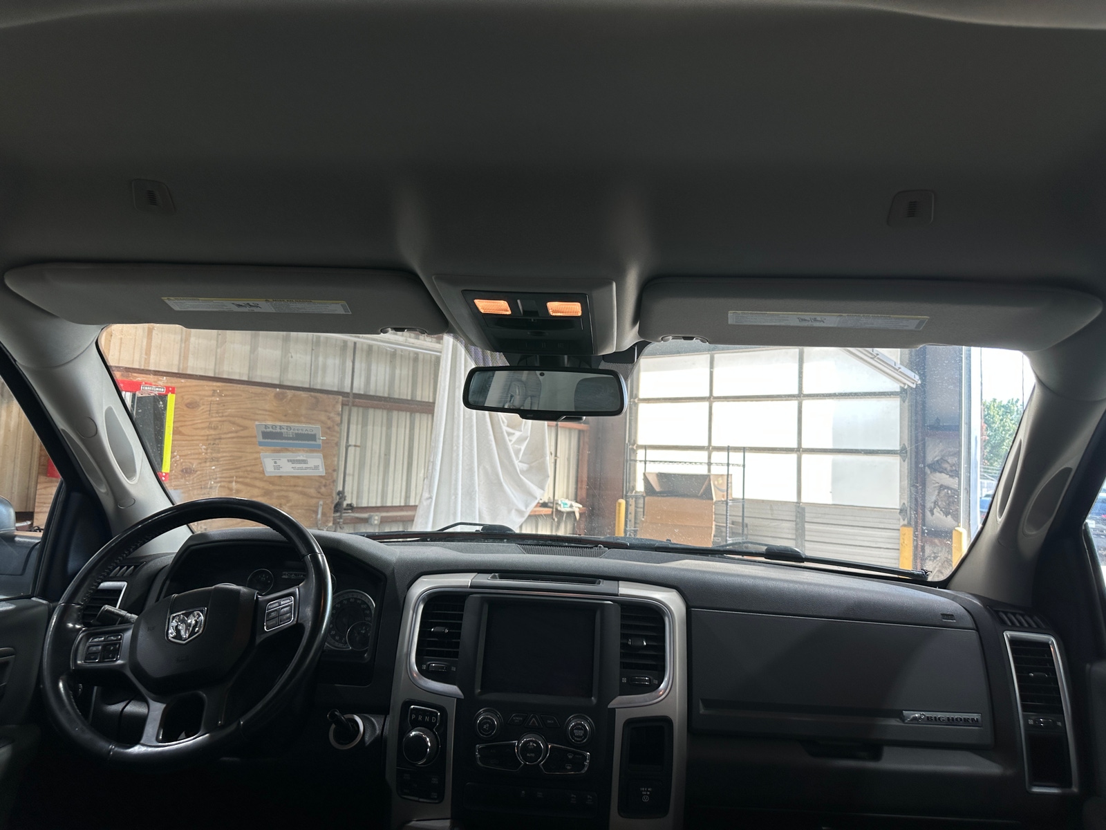 Thumbnail: 2019 RAM 1500 Classic - 3