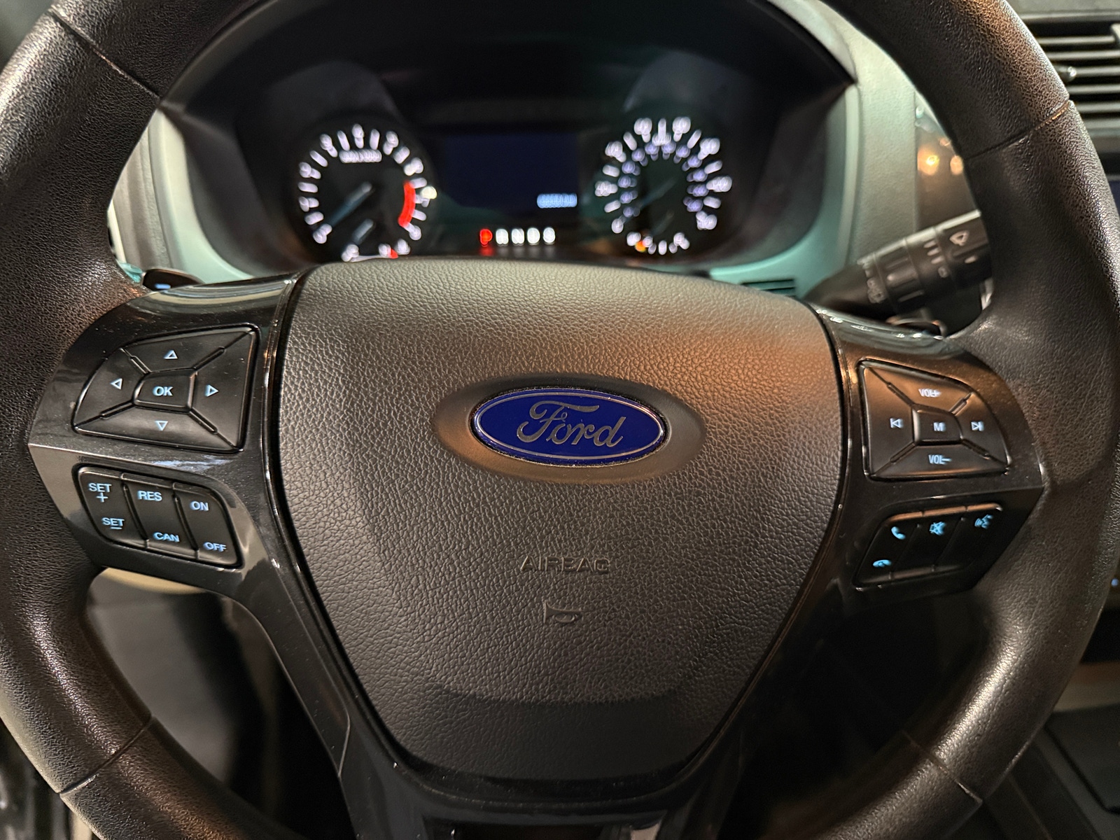 Thumbnail: 2016 Ford Explorer - 5