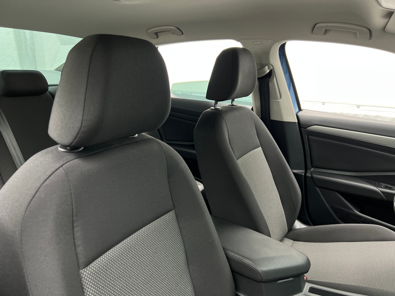Thumbnail: 2019 Volkswagen Jetta - 2