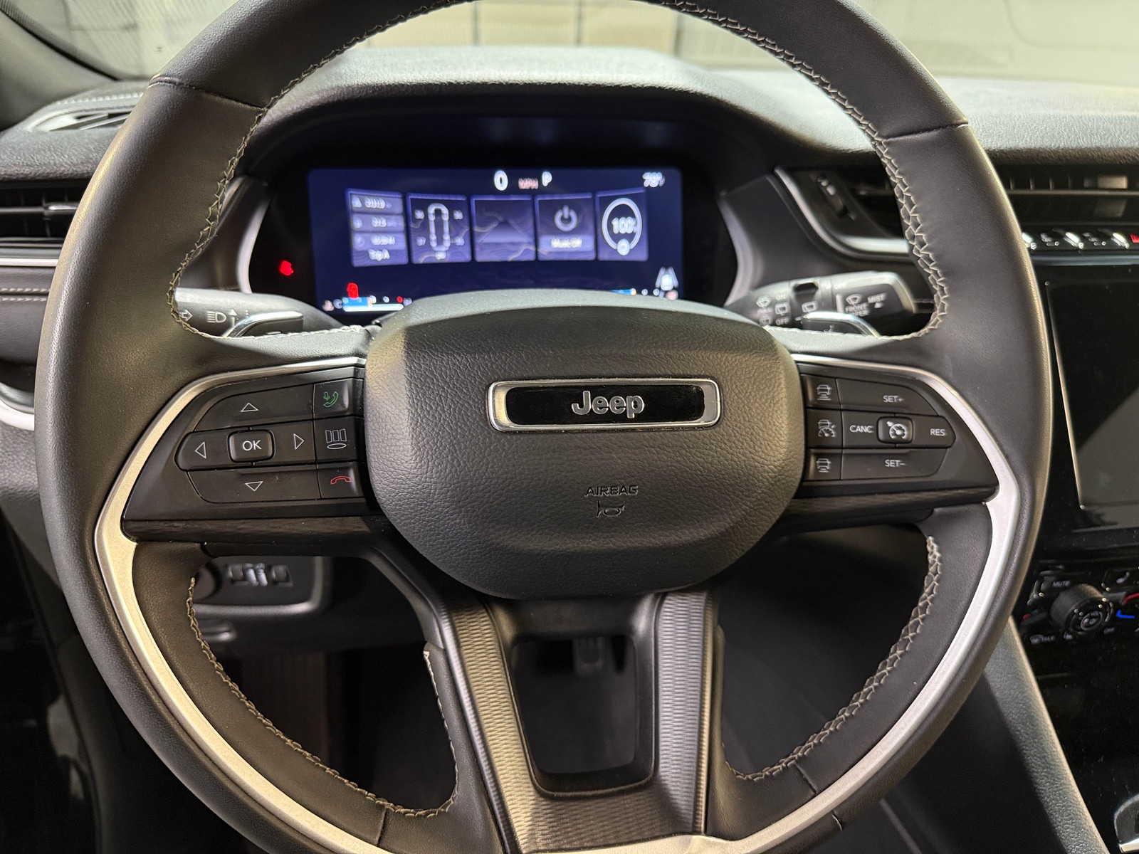 Thumbnail: 2024 Jeep Grand Cherokee - 5