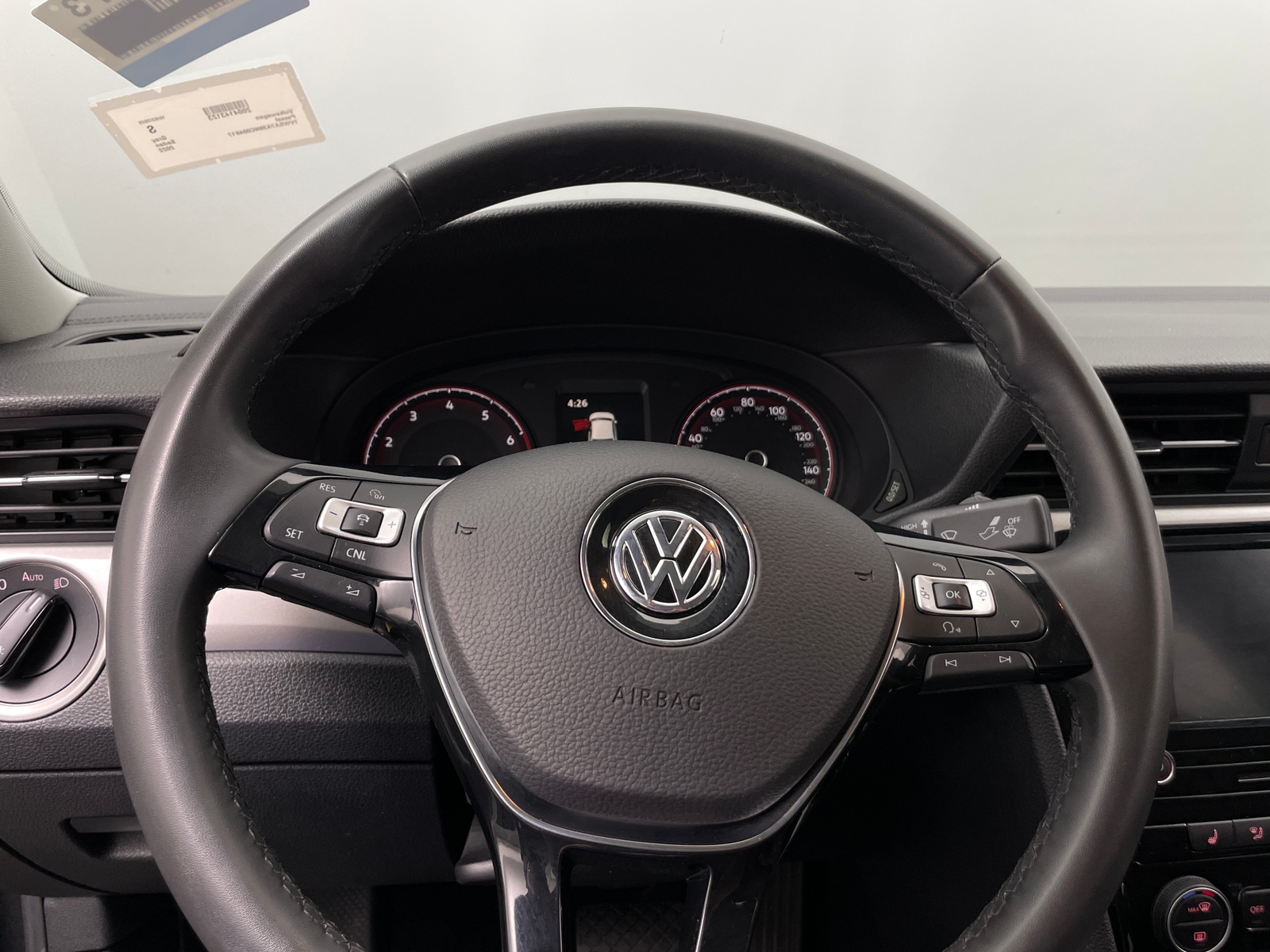 Thumbnail: 2022 Volkswagen Passat - 4