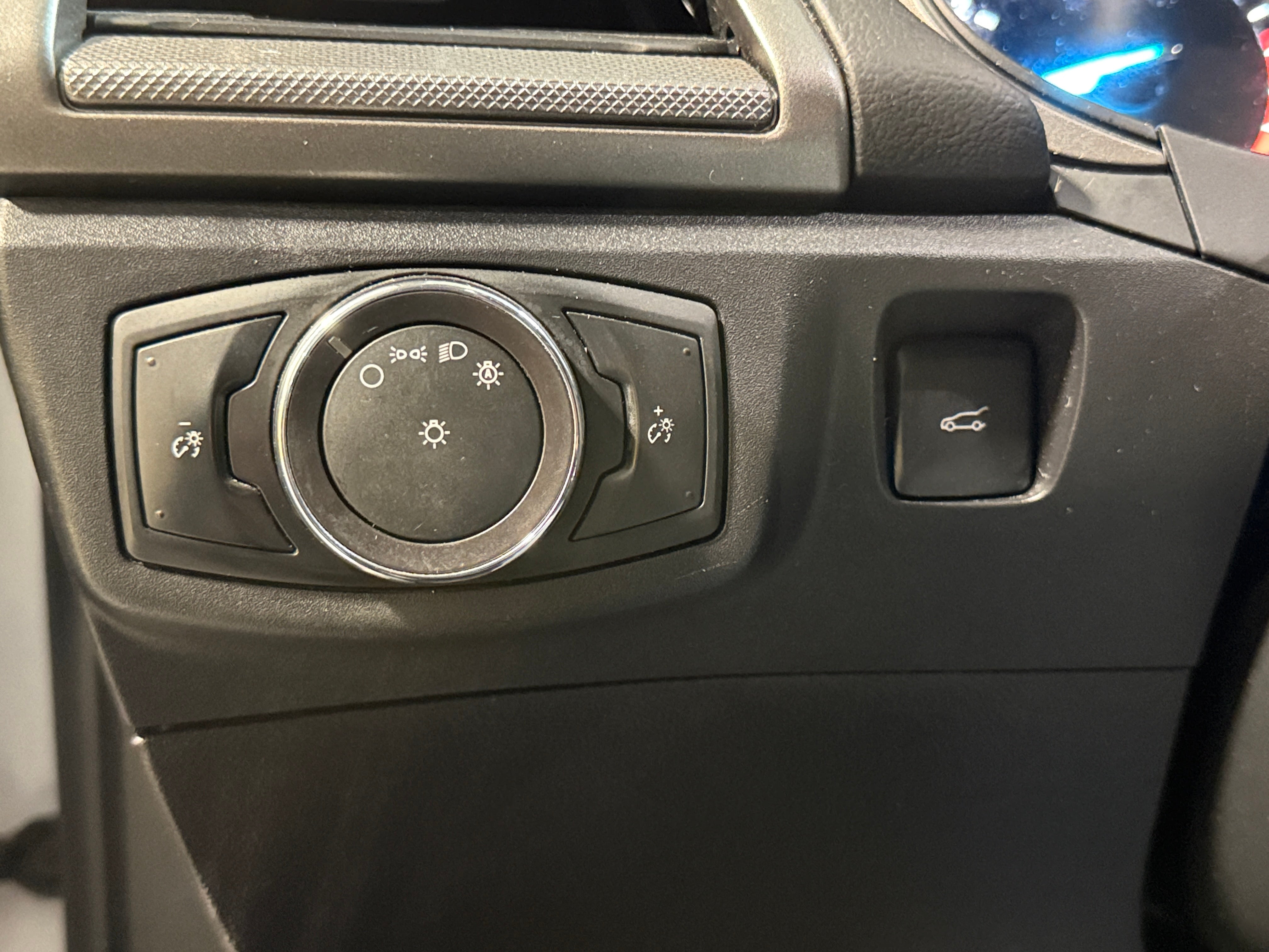 Used 2018 Ford Fusion SE with VIN 3FA6P0H71JR151525 for sale in Oak Creek, WI