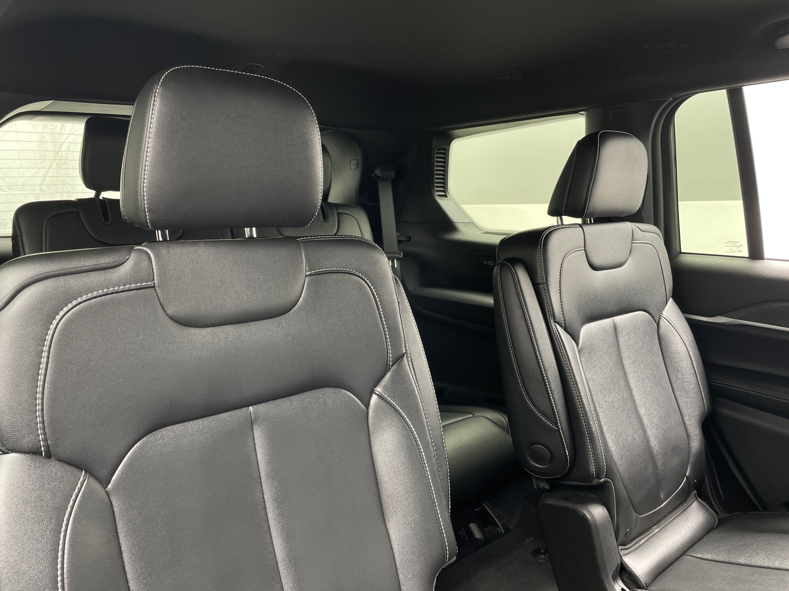 Thumbnail: 2024 Jeep Grand Cherokee L - 5