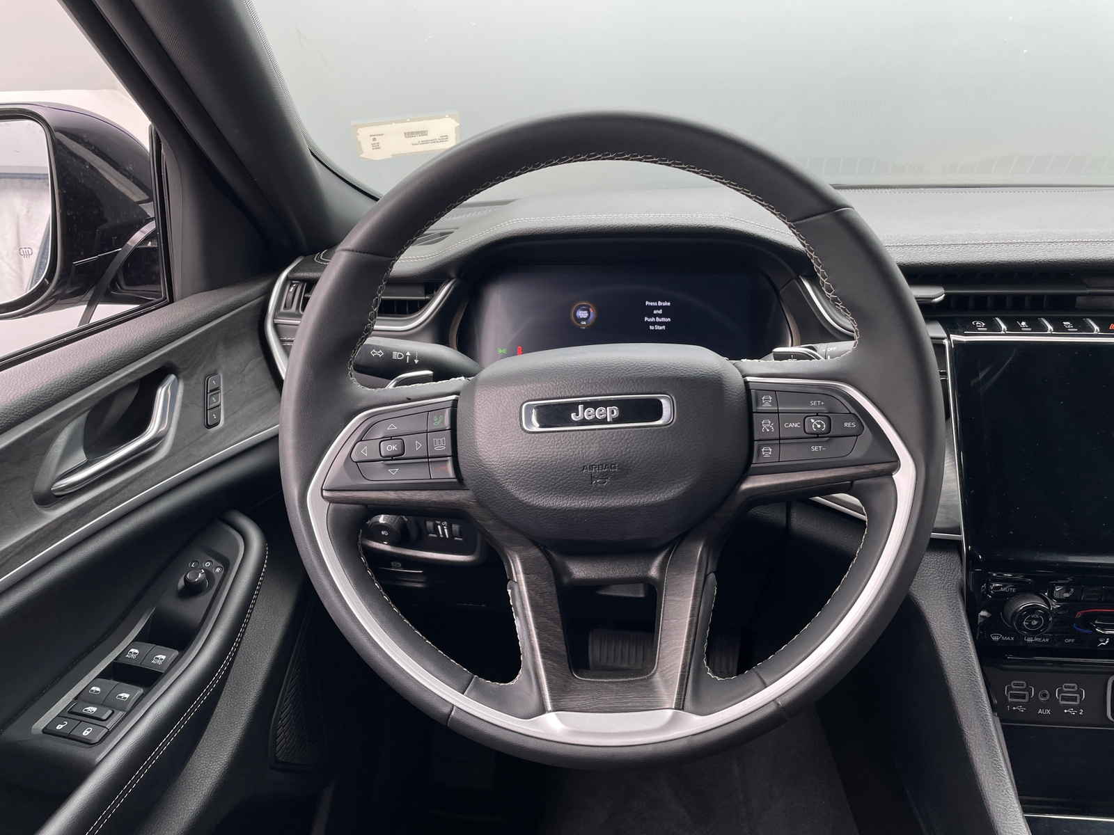 Thumbnail: 2024 Jeep Grand Cherokee L - 4