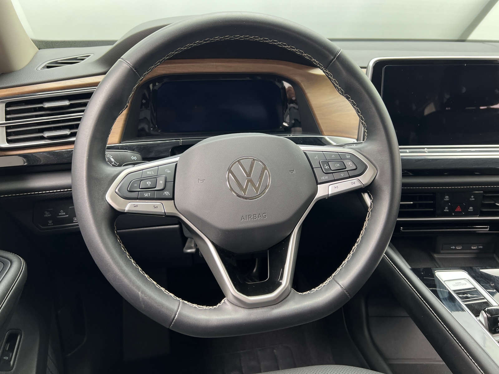 Thumbnail: 2024 Volkswagen Atlas - 4