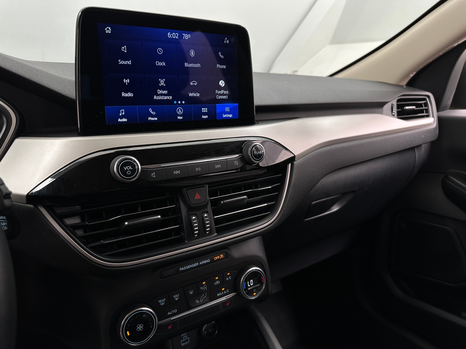 Thumbnail: 2020 Ford Escape - 4