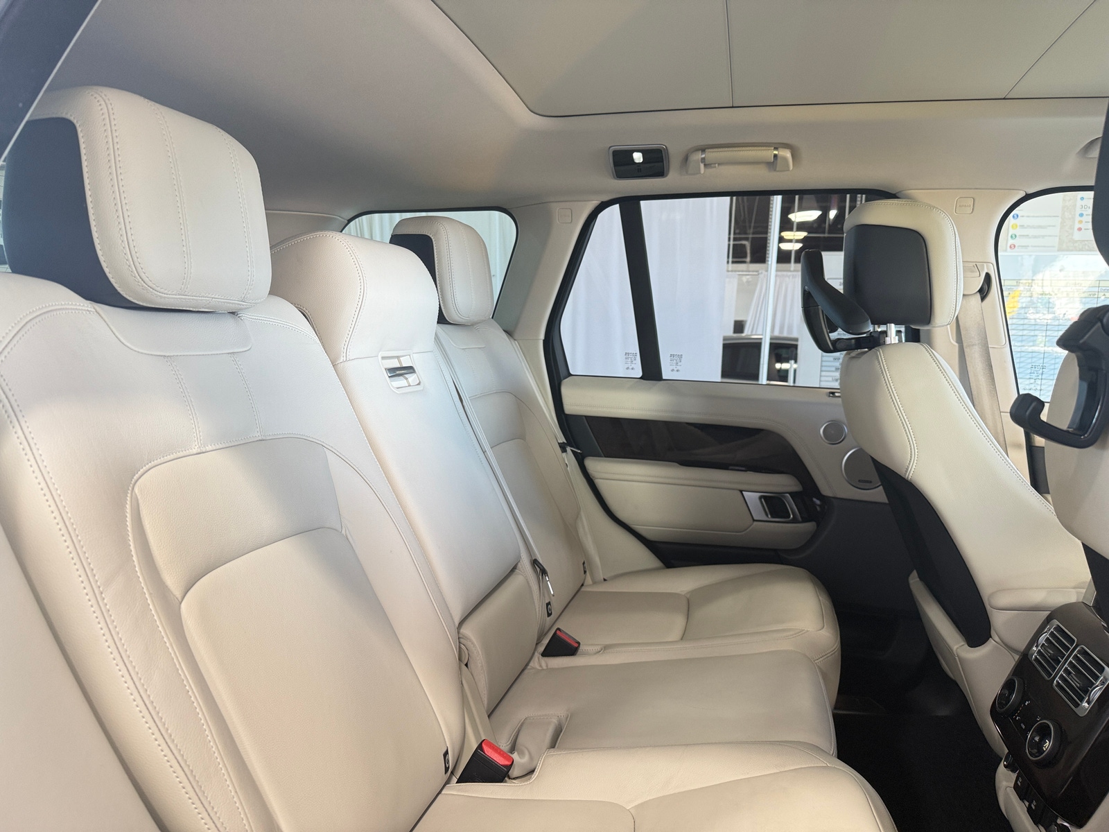 Thumbnail: 2021 Land Rover Range Rover - 5