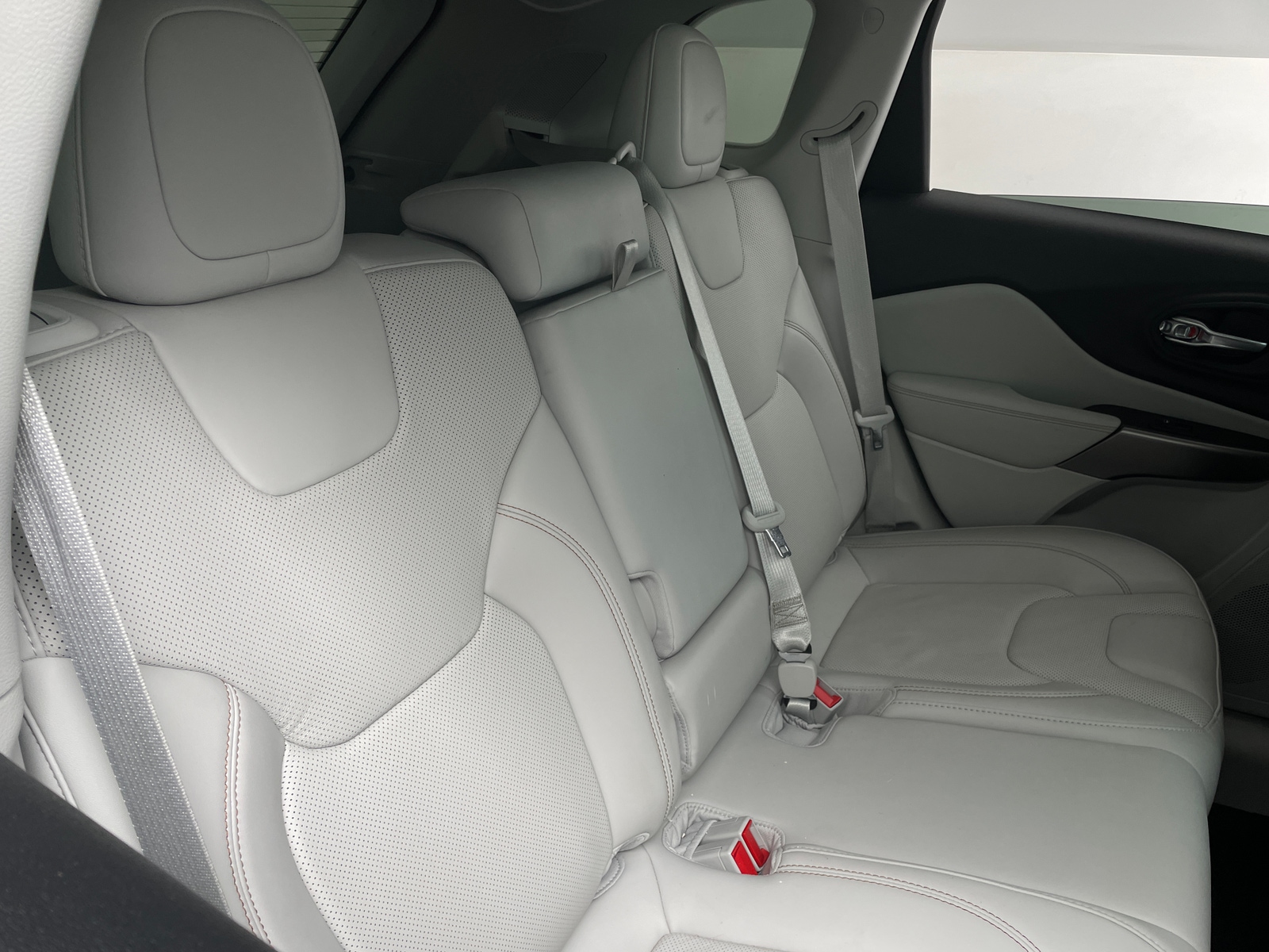 Thumbnail: 2022 Jeep Cherokee - 5