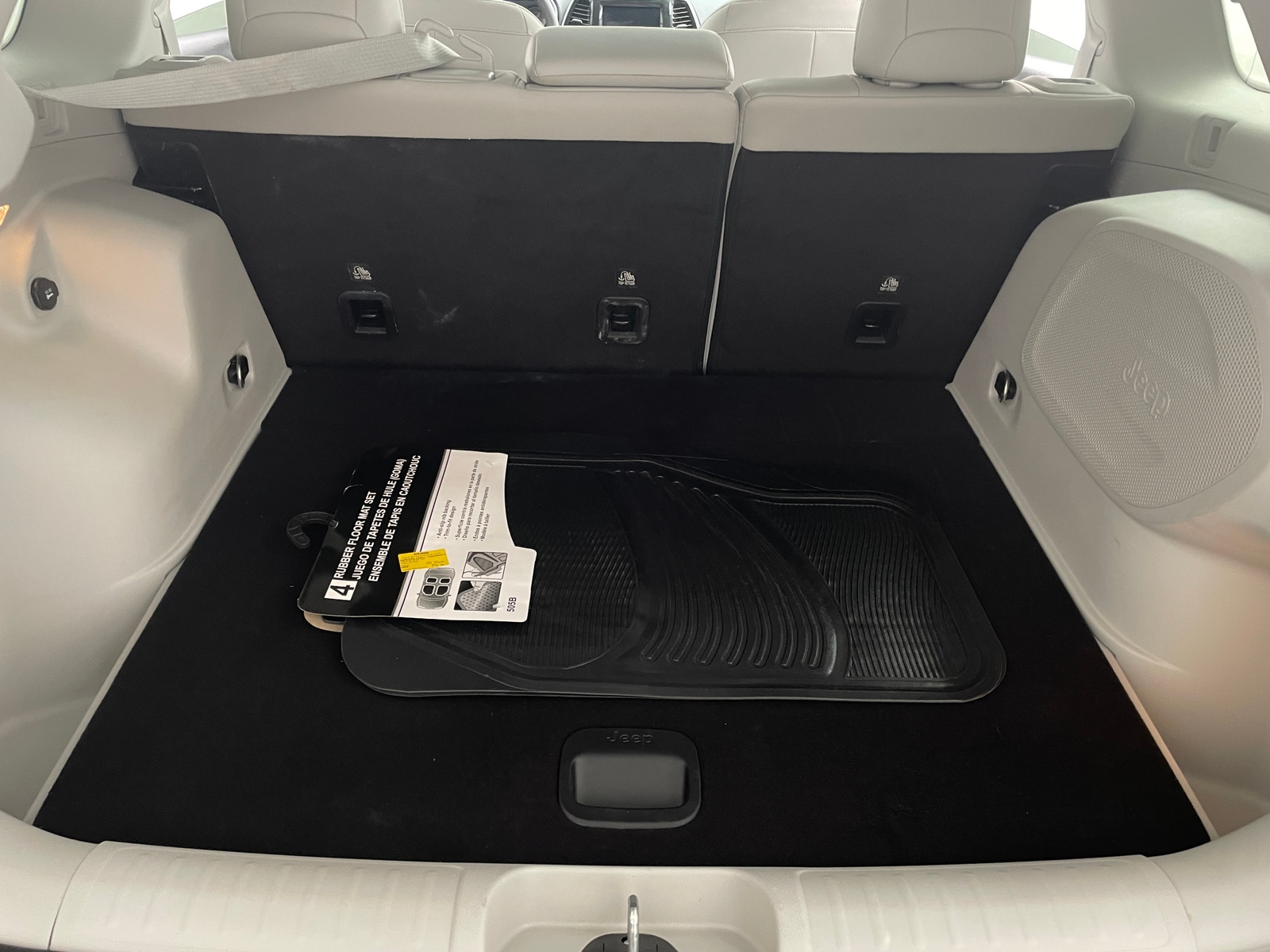 Thumbnail: 2022 Jeep Cherokee - 6